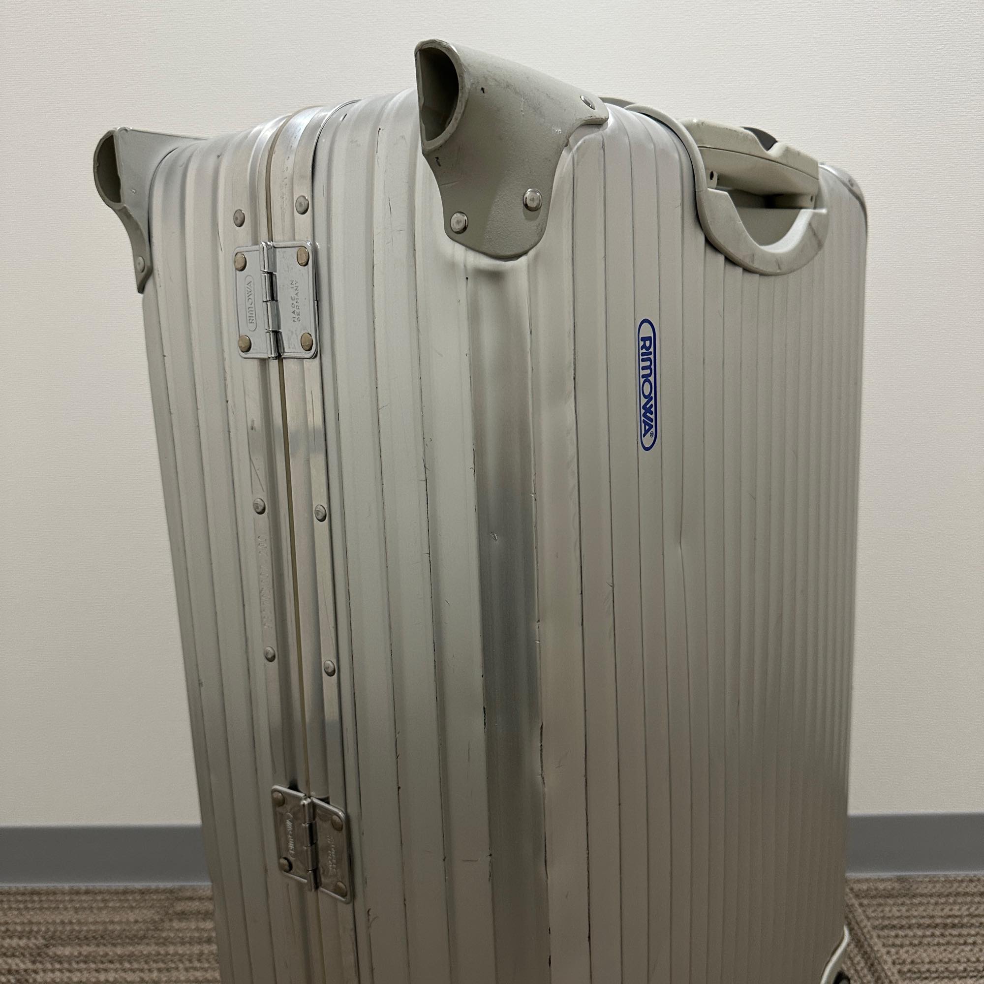 リモワ　トパーズ　中古商品　932.70-3　82リットル　4輪