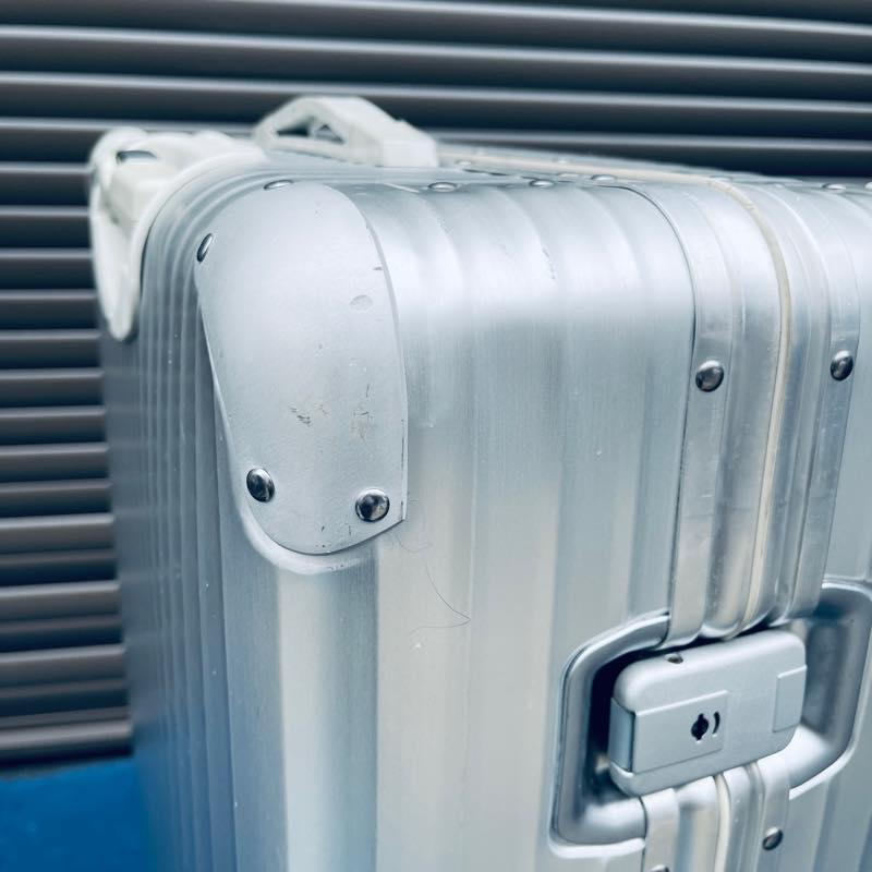 リモワ　トパーズ　中古商品　932.77-3　104リットル　4輪
