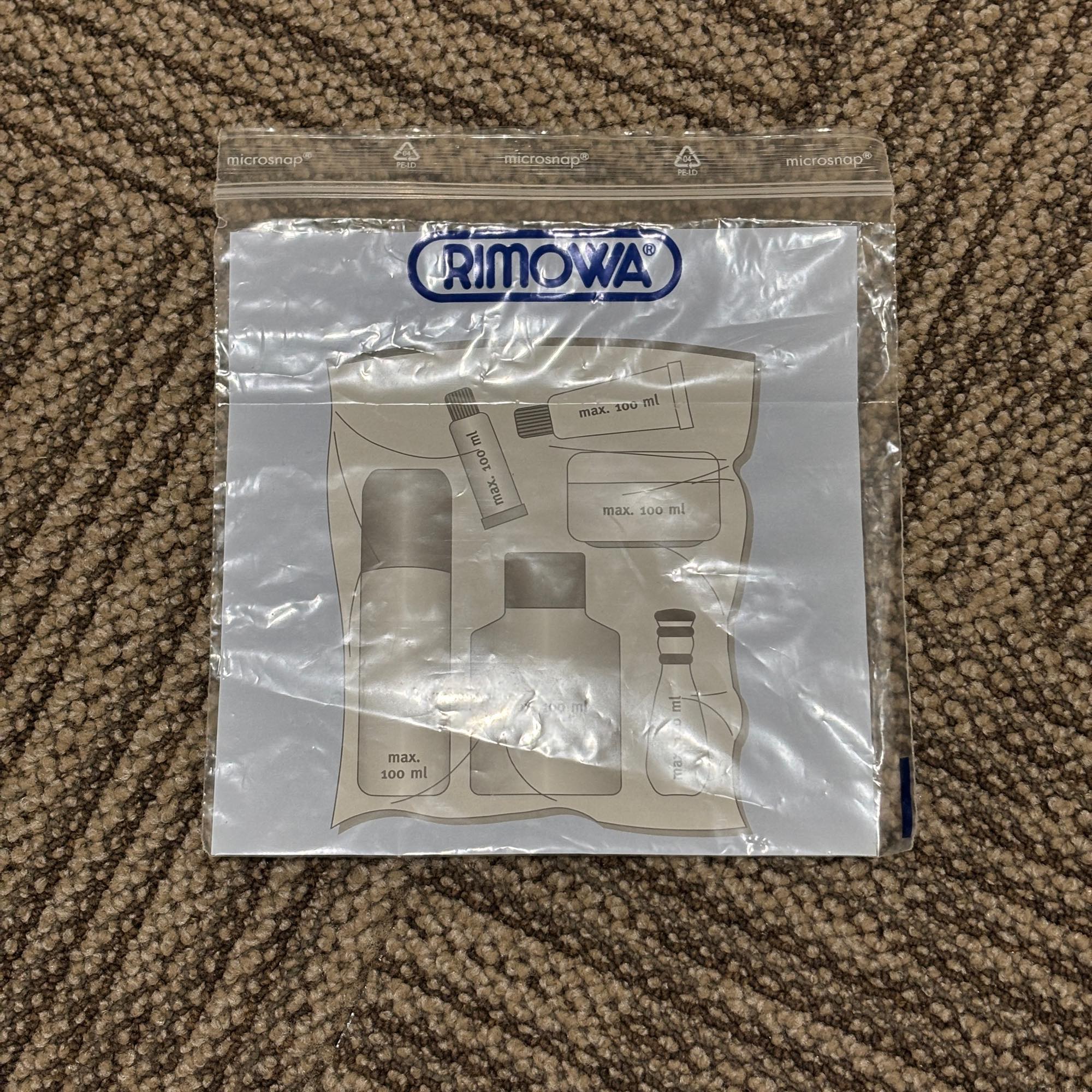 リモワ　エッセンシャル(サルサ)　851.52-30　32リットル　中古美品　2輪
