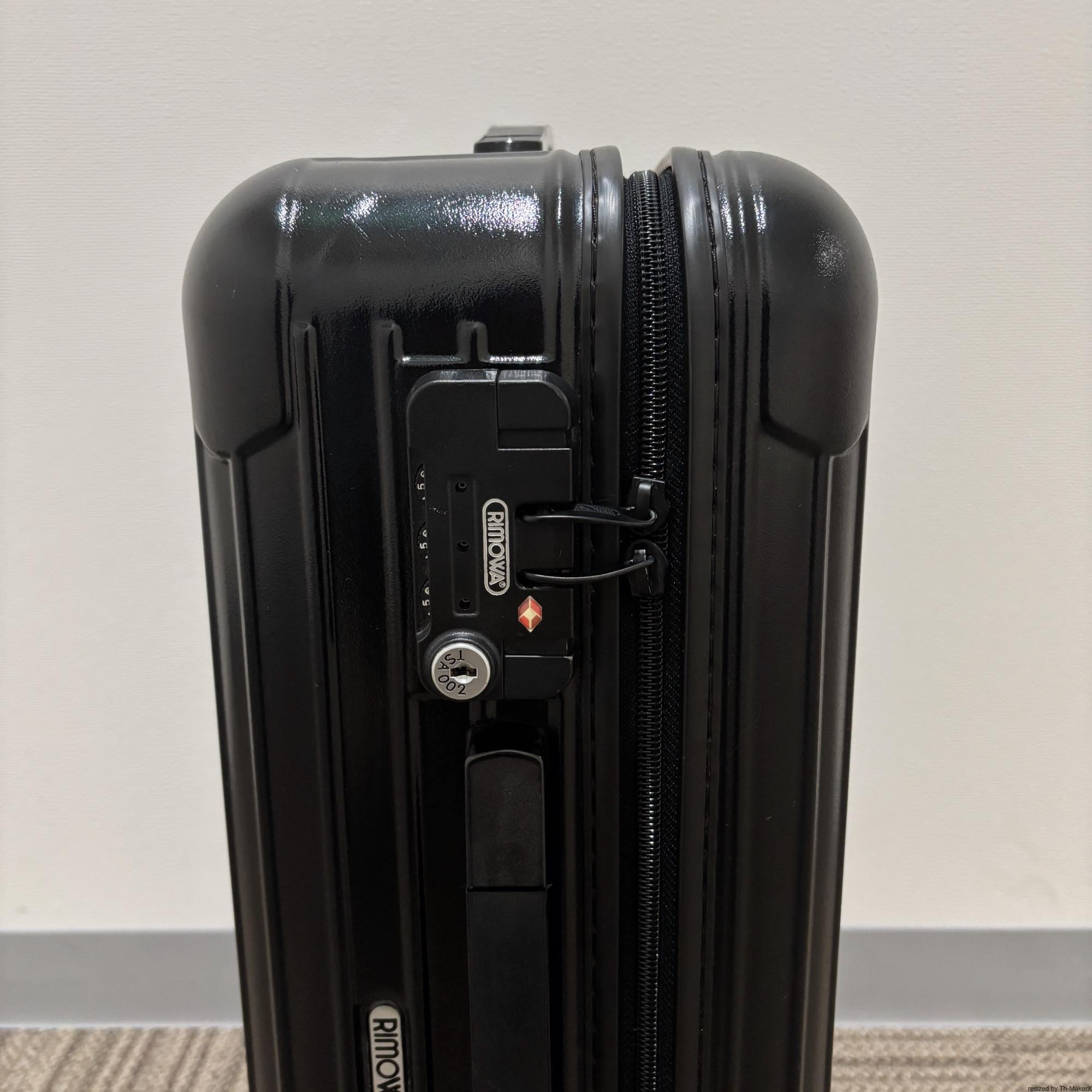 リモワ　エッセンシャル(サルサ)　851.52-31　32リットル　中古美品　2輪