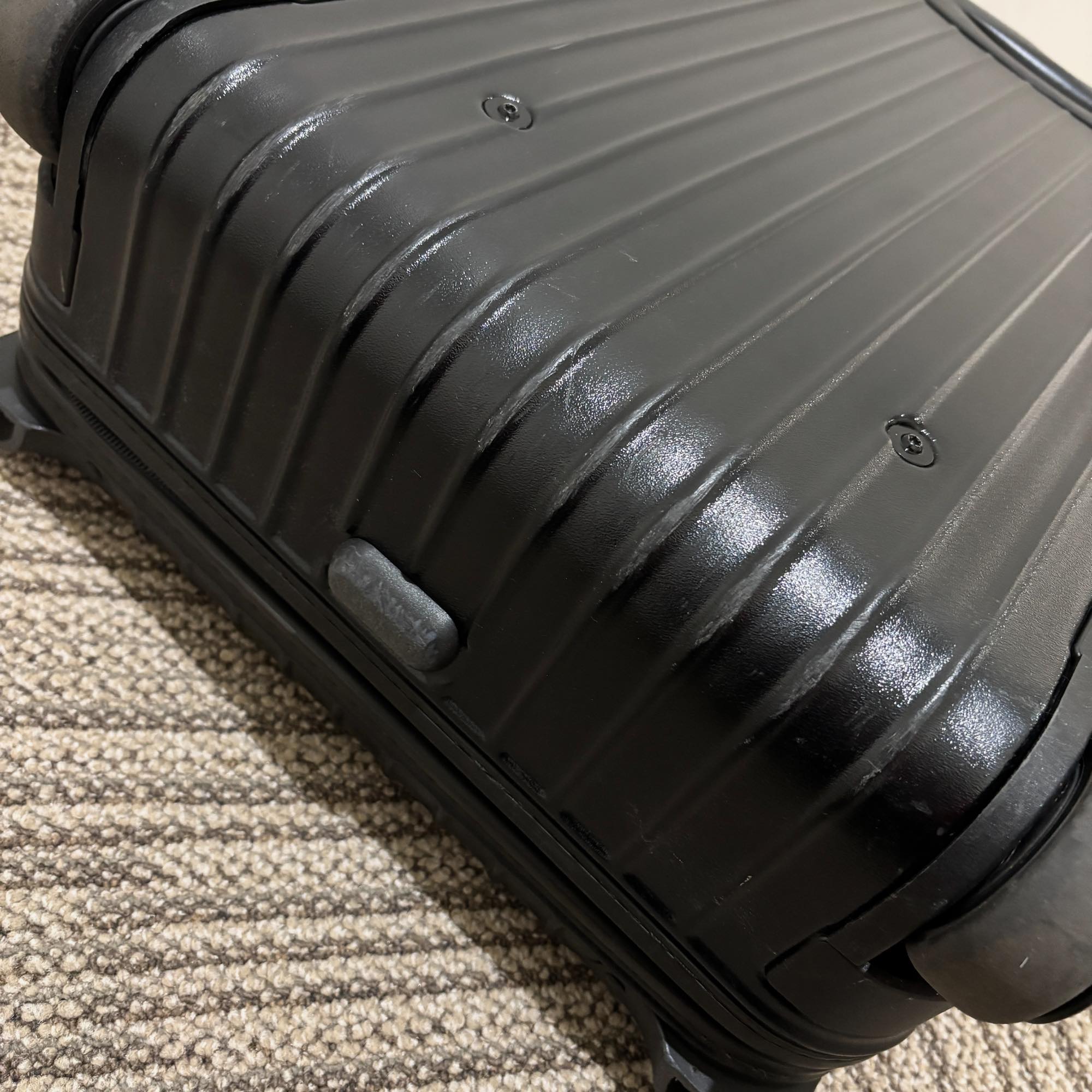 リモワ　エッセンシャル(サルサ)　851.52-34　32リットル　中古美品　2輪