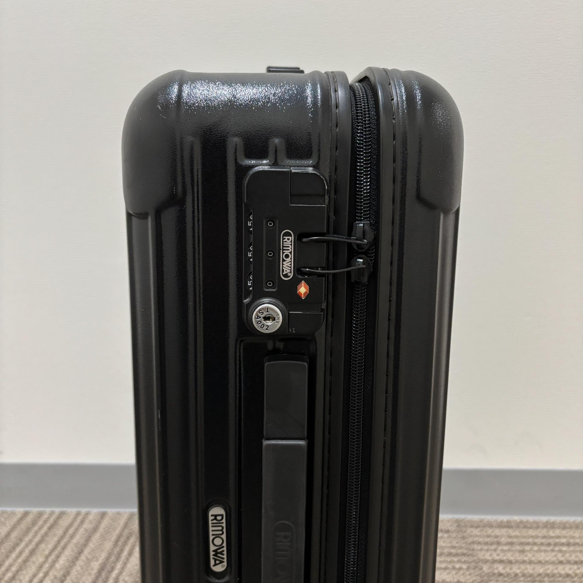 リモワ　エッセンシャル(サルサ)　851.52-35　32リットル　中古商品　2輪
