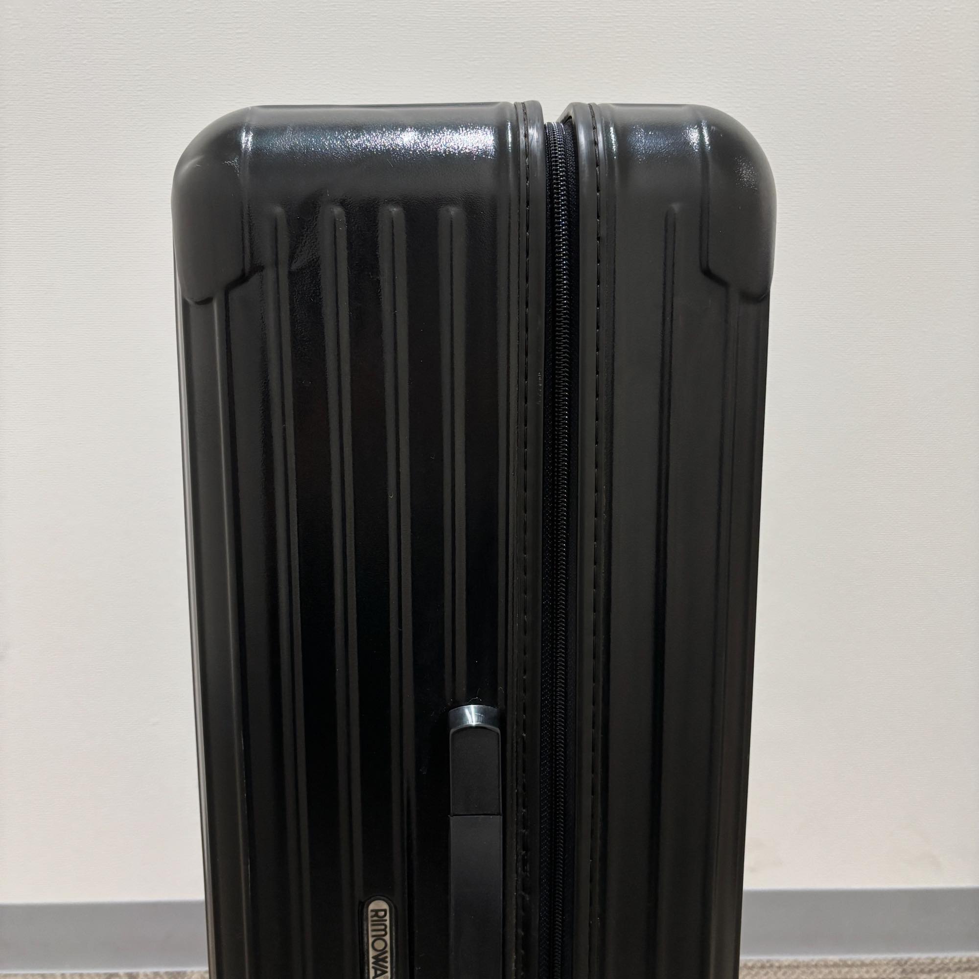 リモワ エッセンシャル (サルサ)　811.70-4　78リットル　中古美品　2輪