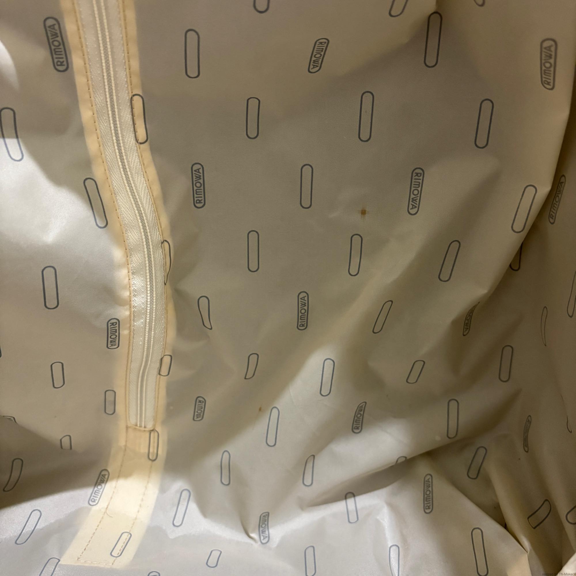 リモワ　サルサエアー　825.70-4　80リットル　中古美品　4輪