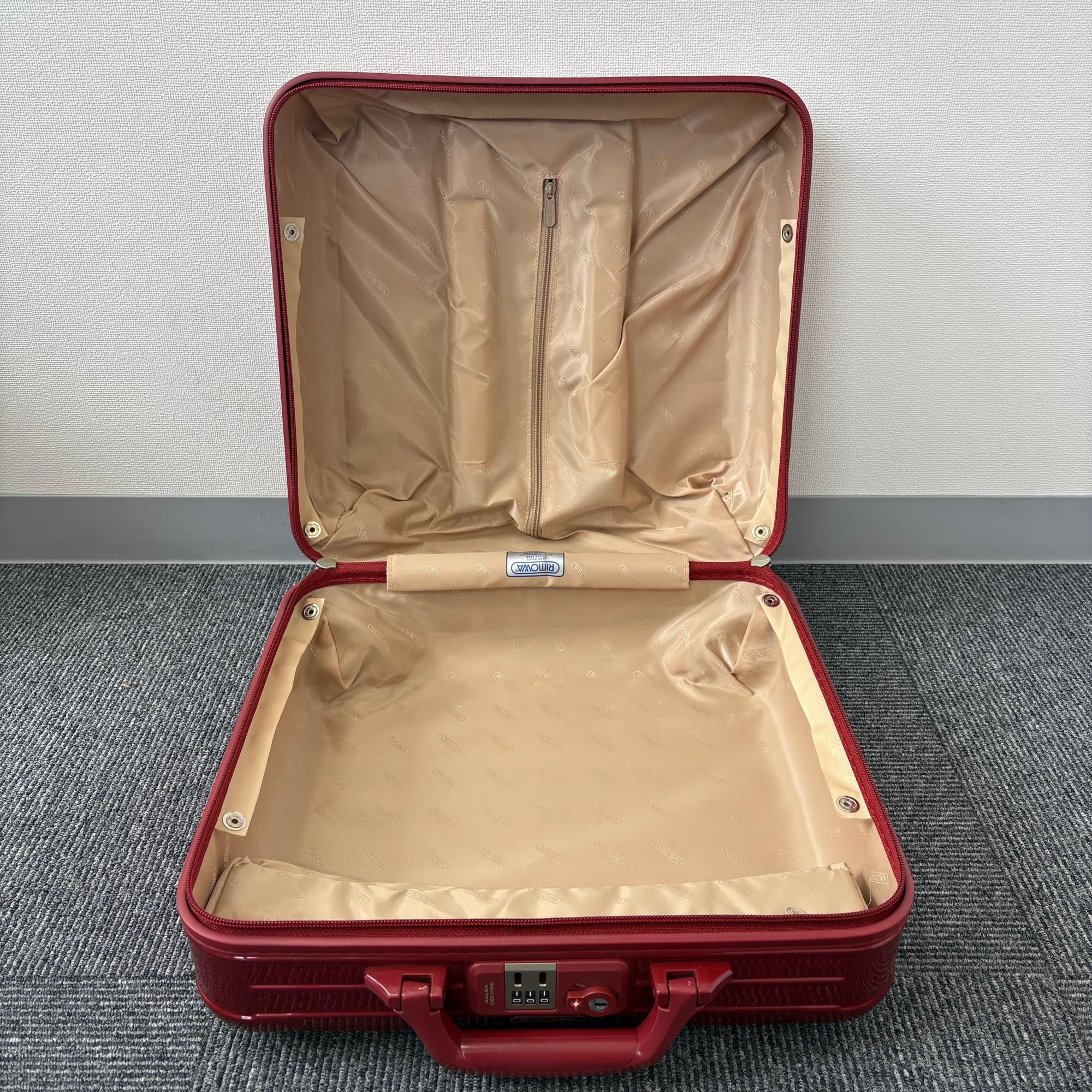 リモワ　サルサ デラックス　830.40-4　29リットル　中古美品　4輪