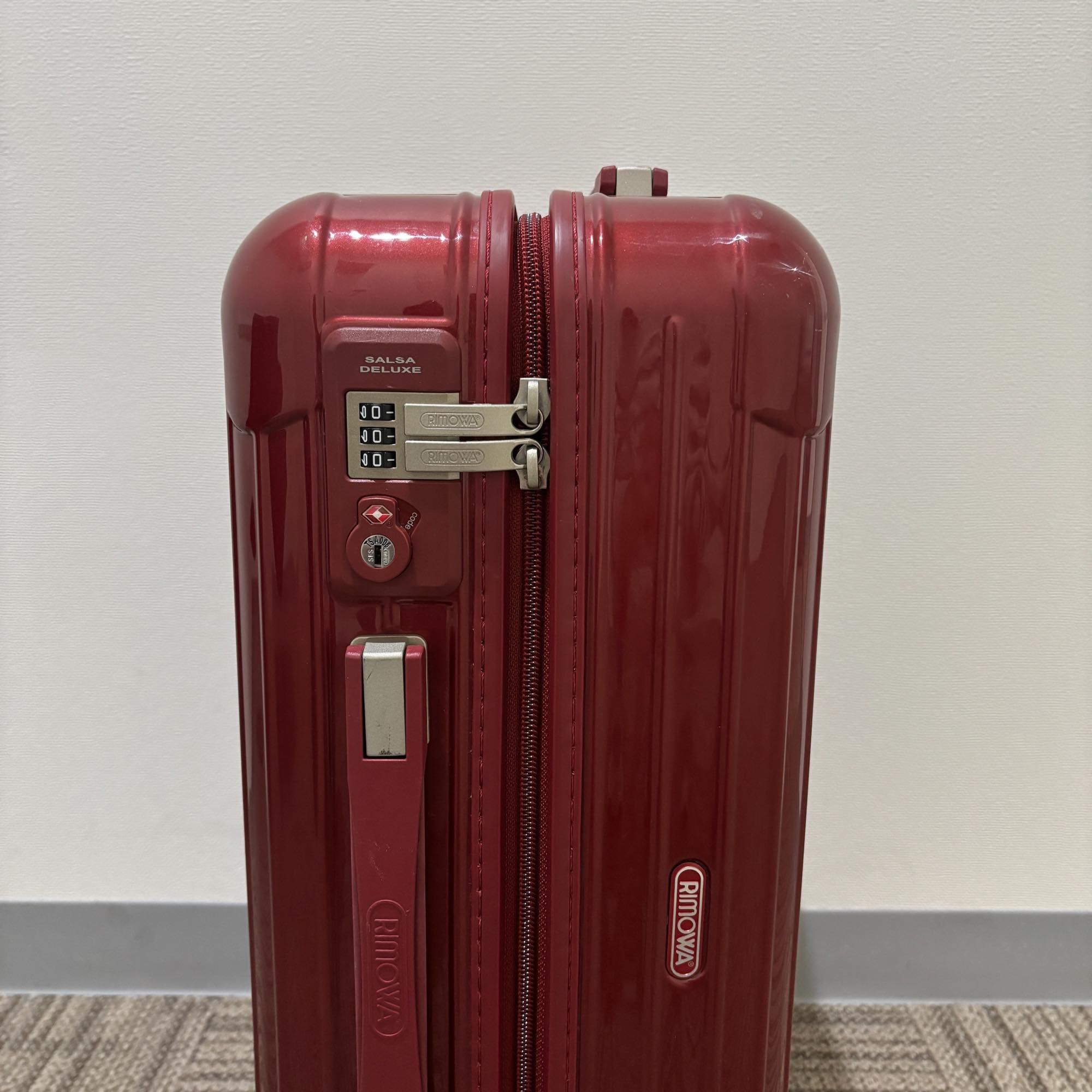 リモワ エッセンシャル(サルサ デラックス)　830.52.53.4　中古美品　32リットル　4輪