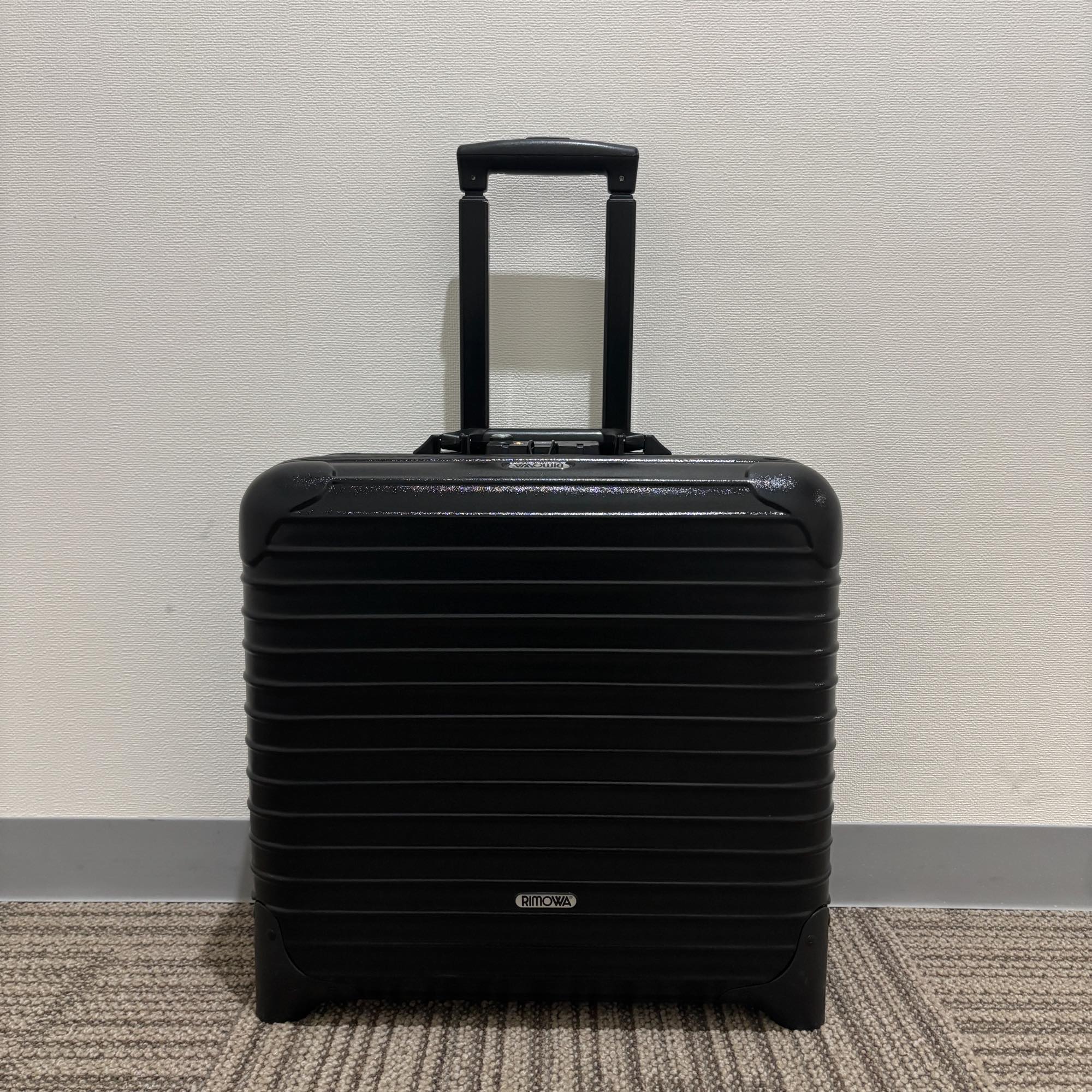 リモワ　エッセンシャル(サルサ)　中古美品　851.40-4　23リットル　2輪