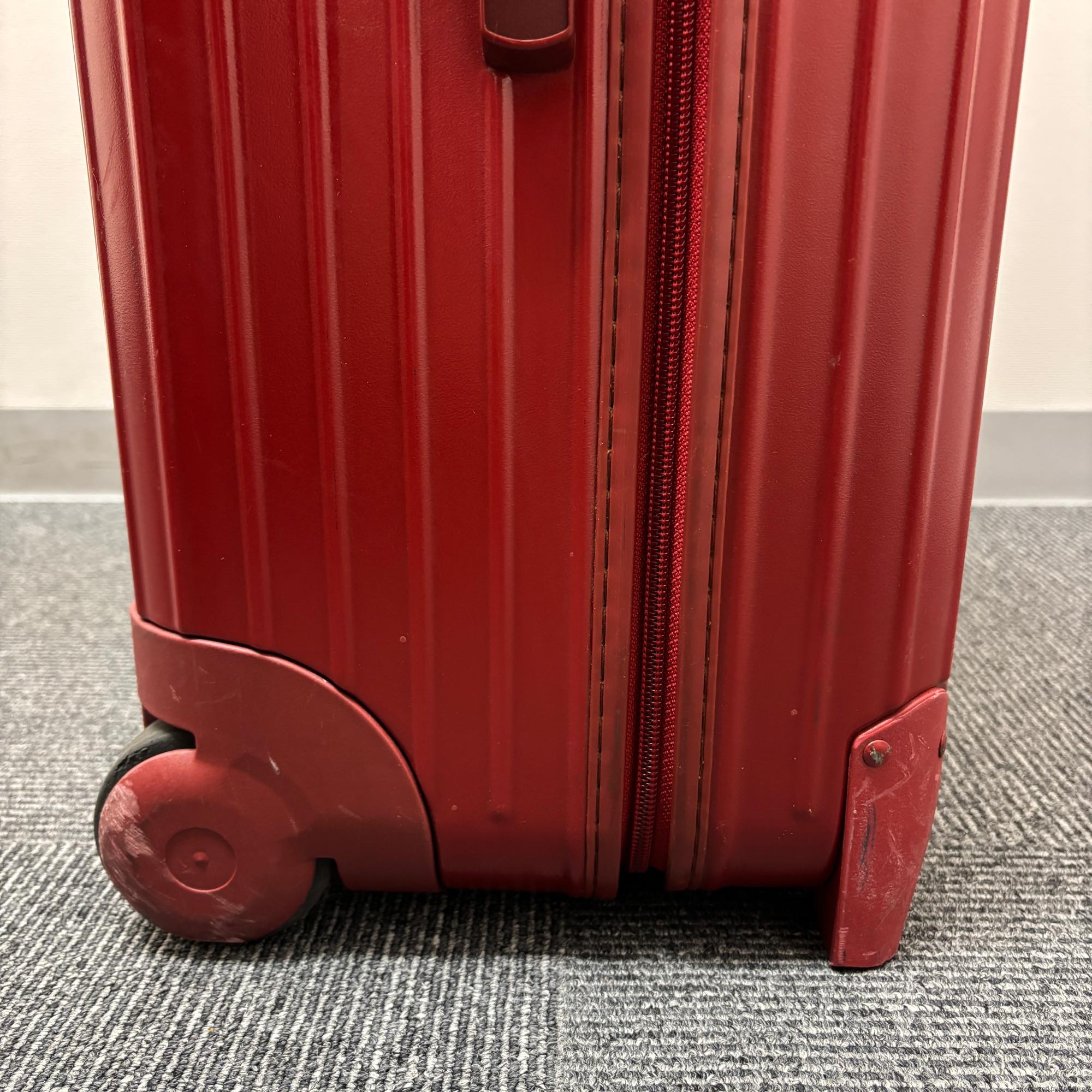 リモワ　エッセンシャル(サルサ)　U855.70-4　中古商品　82リットル　2輪