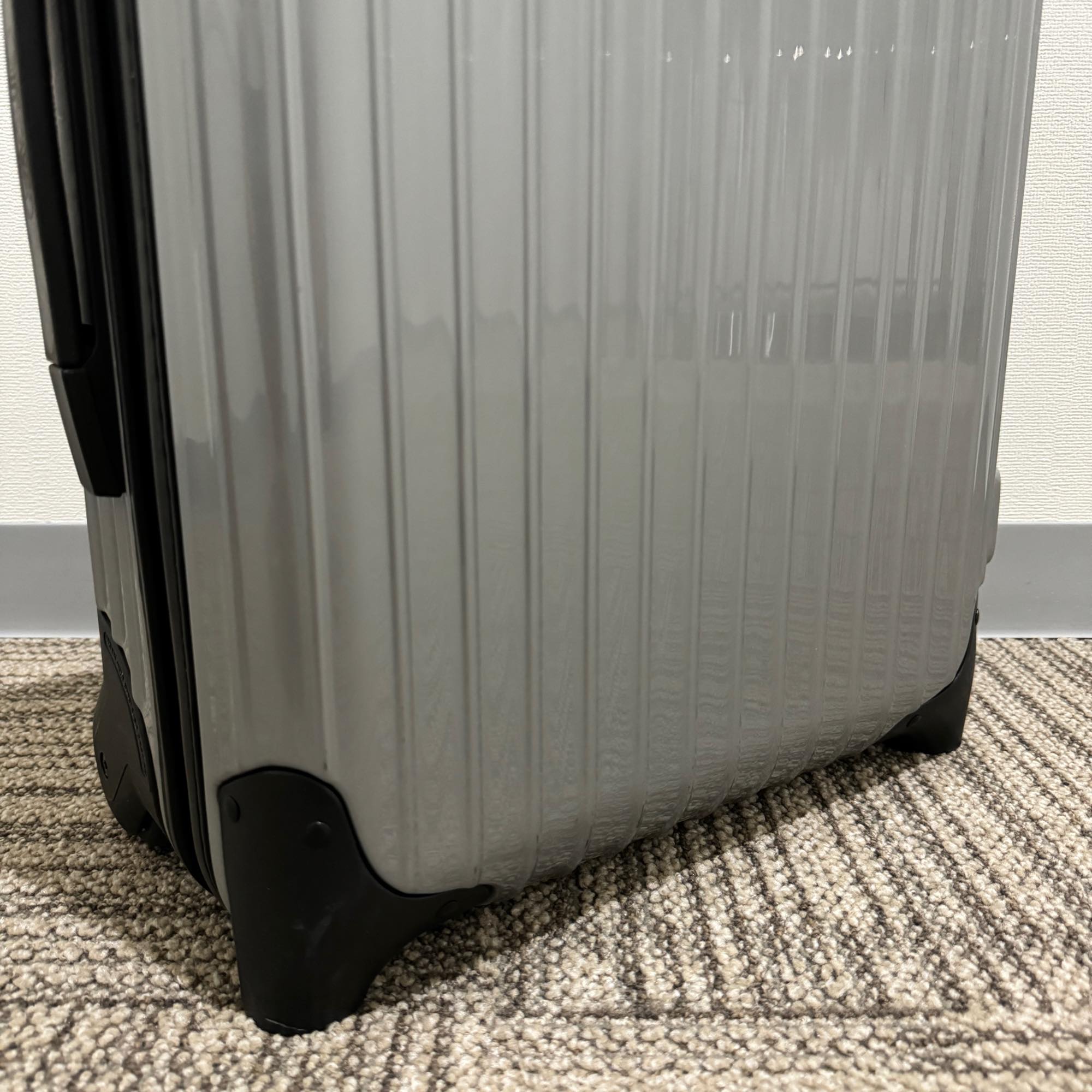 リモワ　サルサ　中古美品　856.52-4　35リットル　2輪