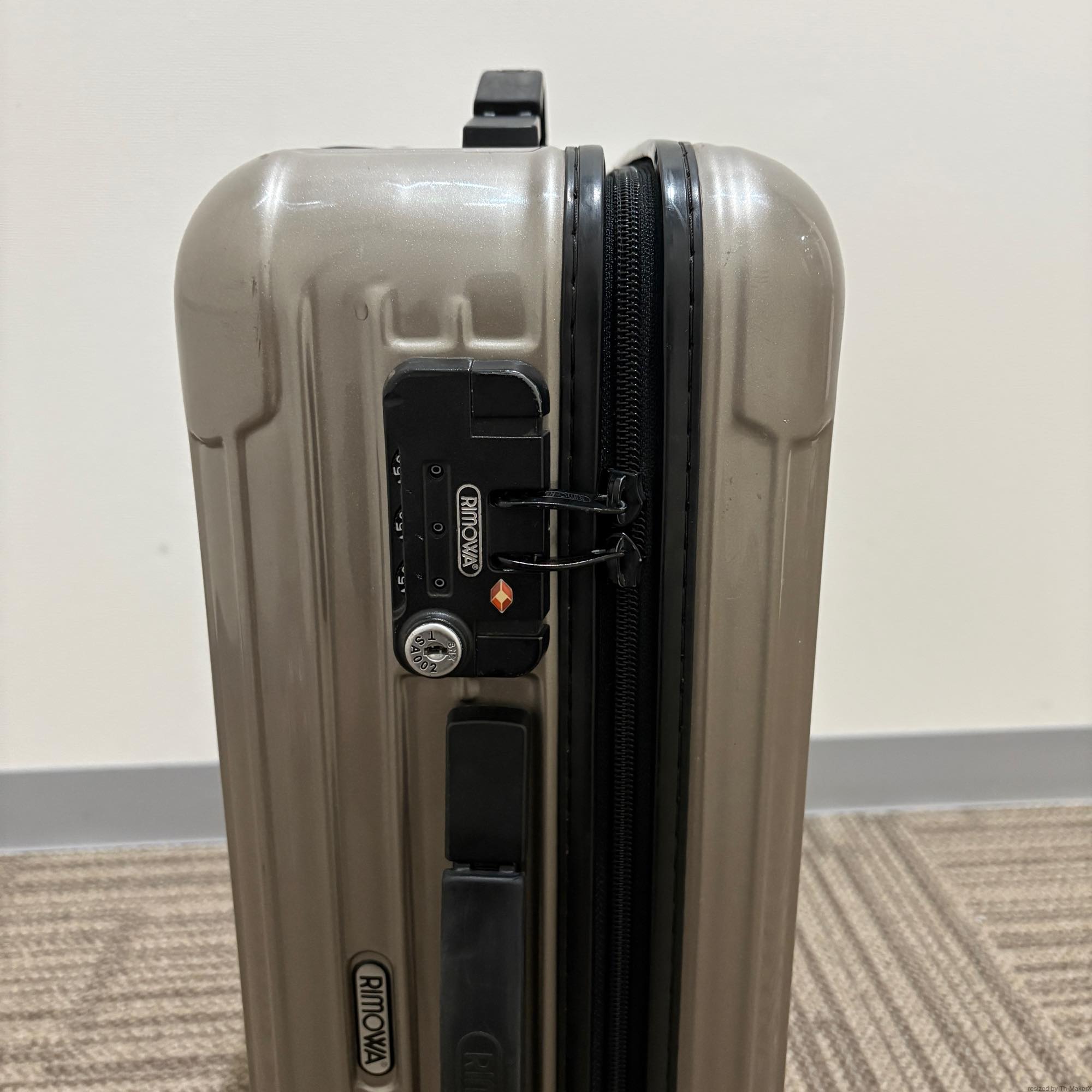 リモワ　サルサ　859.52-4　33リットル　中古商品　2輪