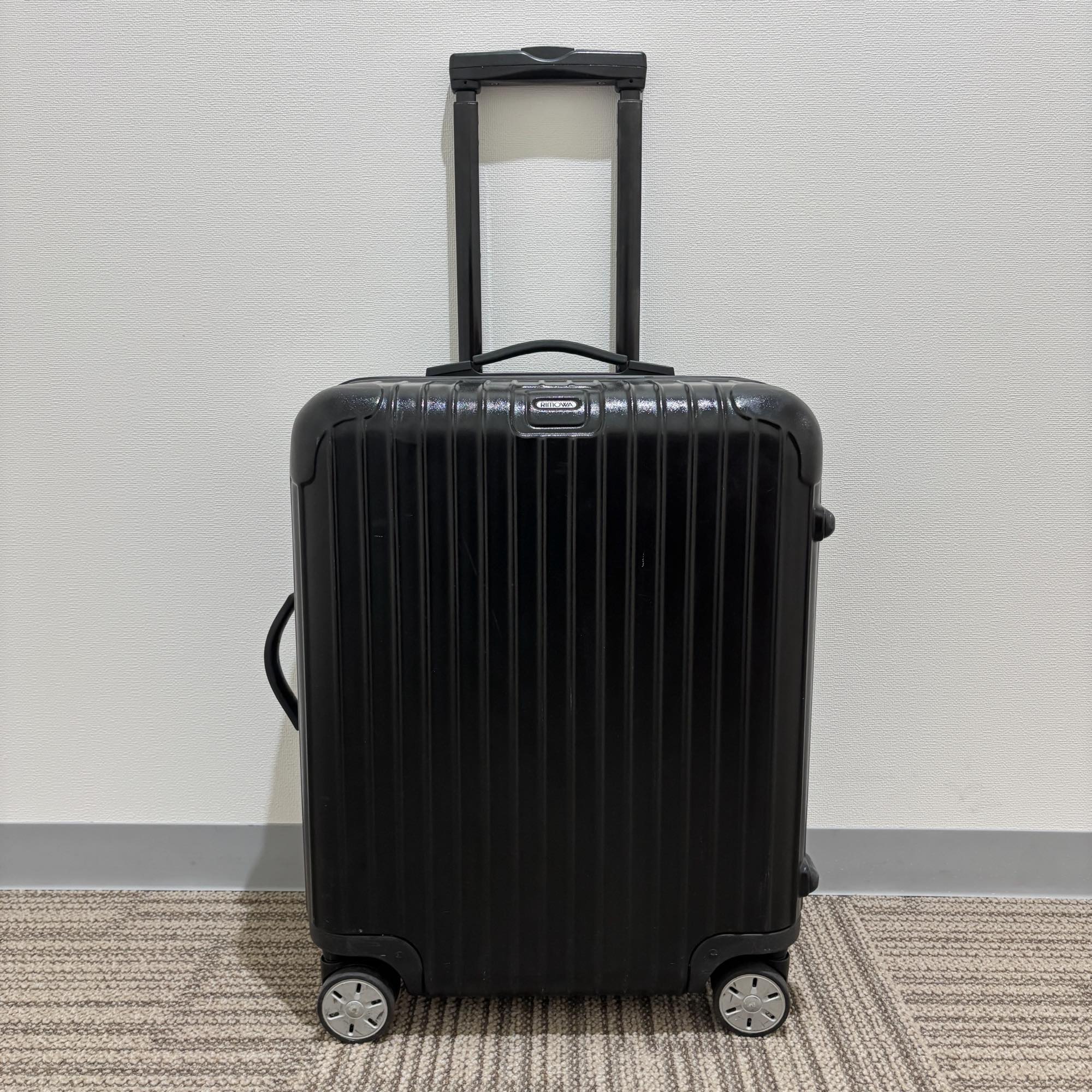 リモワ　エッセンシャル (サルサ)　U871.56-4　48リットル　中古商品　4輪