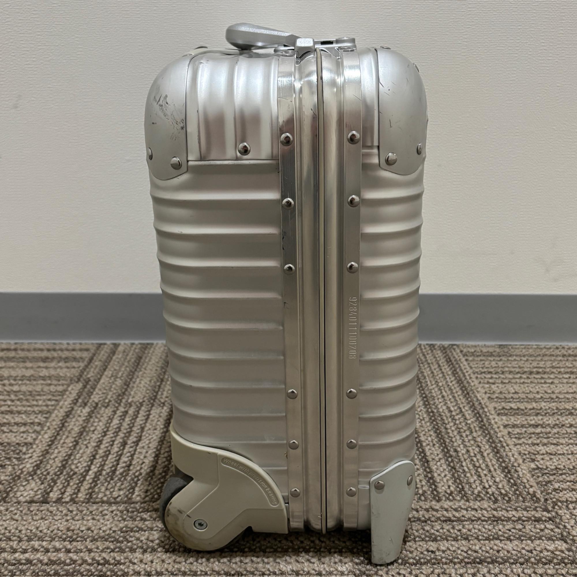 リモワ　オリジナル (トパーズ)　中古商品　U928.40-4　23リットル　2輪