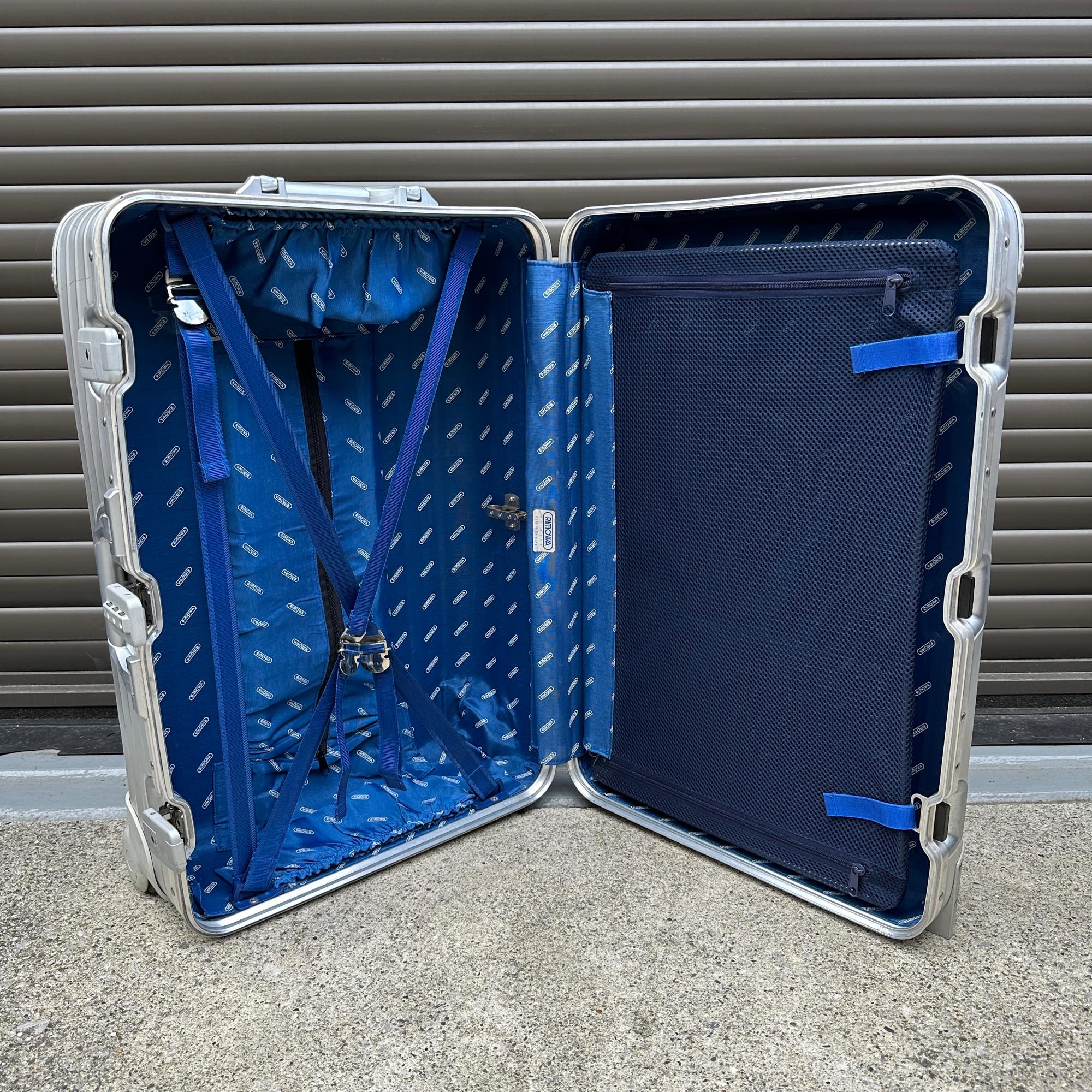 リモワ　トパーズ　中古商品　U930.63-4　63リットル　2輪
