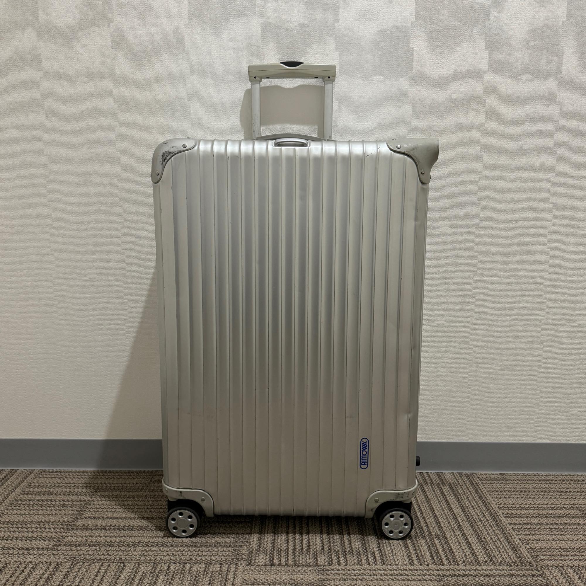 リモワ　トパーズ　中古商品　932.70-4　82リットル　4輪(copy)