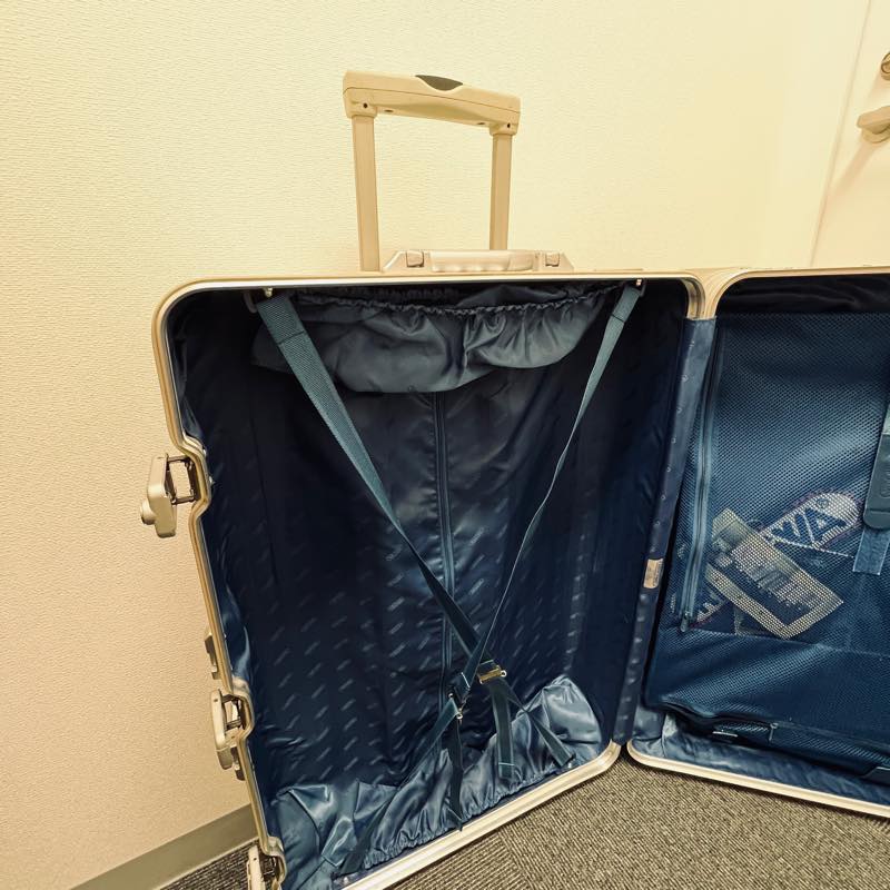 リモワ　トパーズ　中古商品　932.77-4　104リットル　4輪