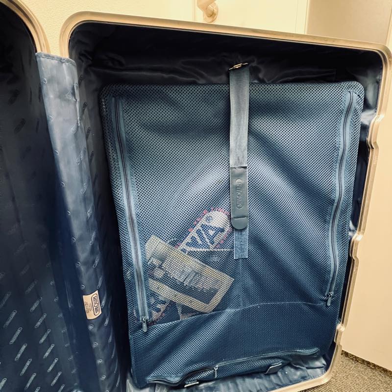 リモワ　トパーズ　中古商品　932.77-4　104リットル　4輪