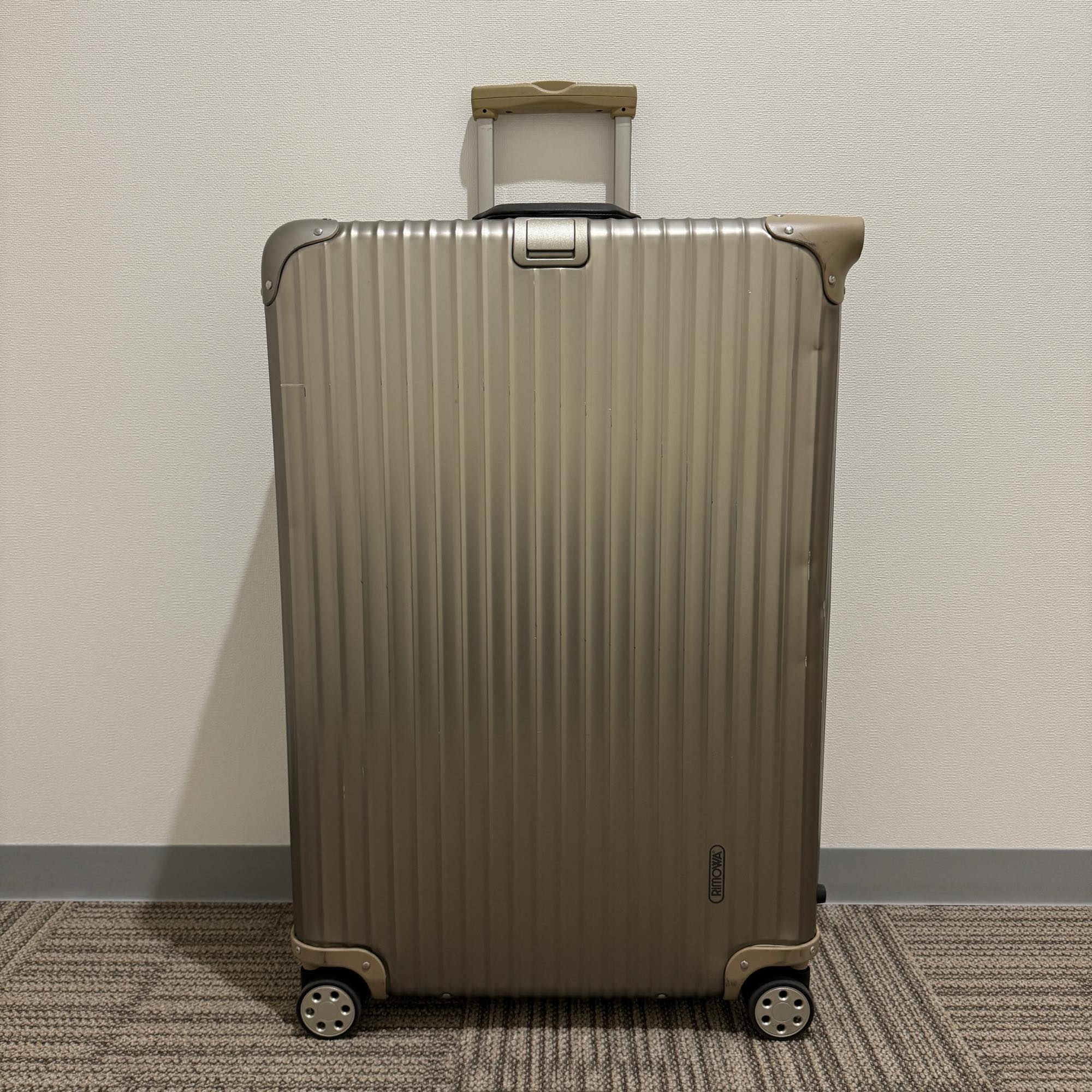 リモワ　トパーズ チタニウム　中古美品　945.77-4　98リットル 4輪