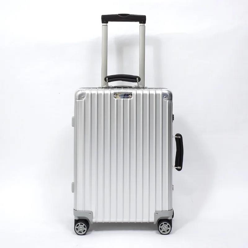 リモワ　クラシックフライト　中古美品　971.52-4　33リットル　4輪