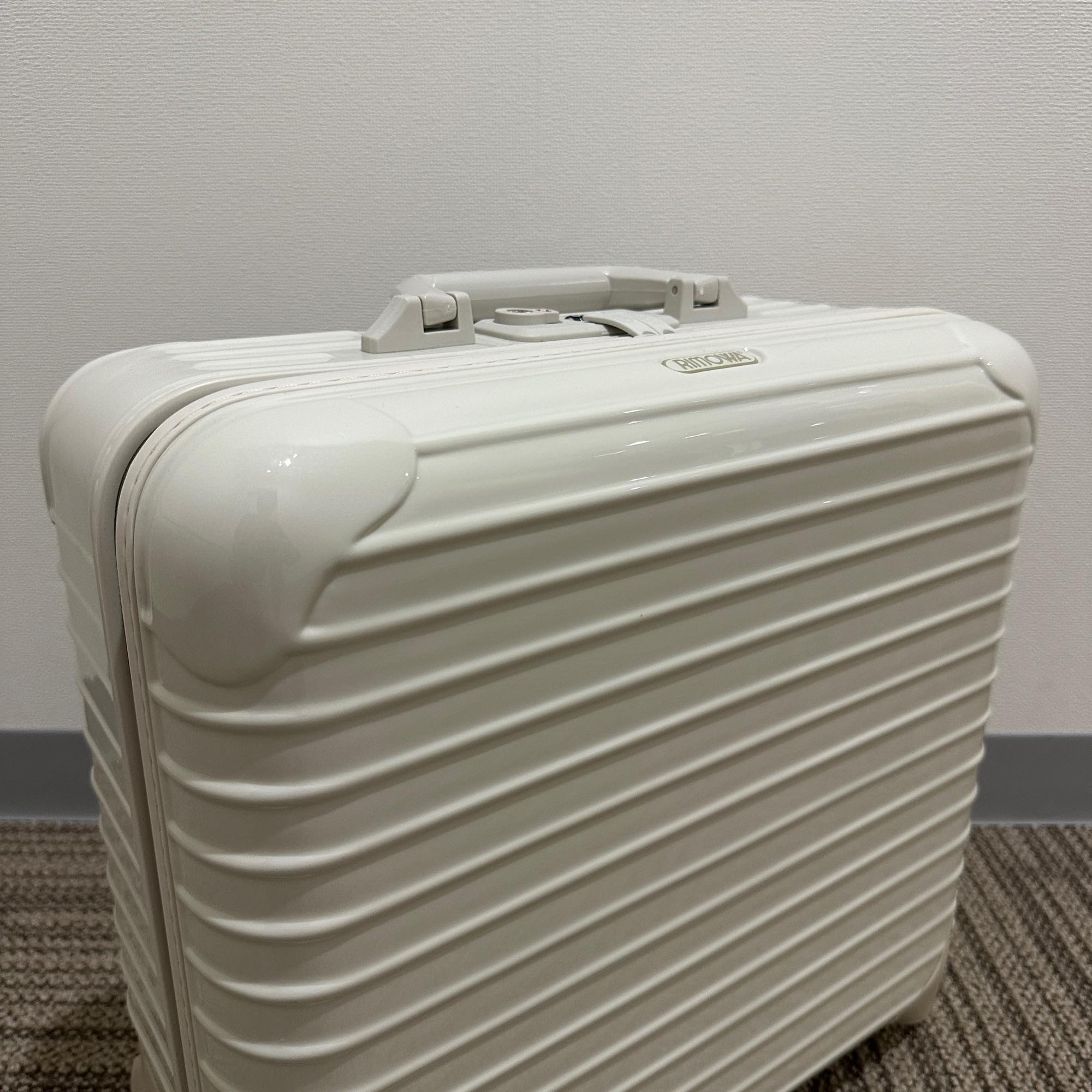 リモワ　ユナイテッドアローズ限定サルサ　810.90-5 　中古美品　23リットル　2輪