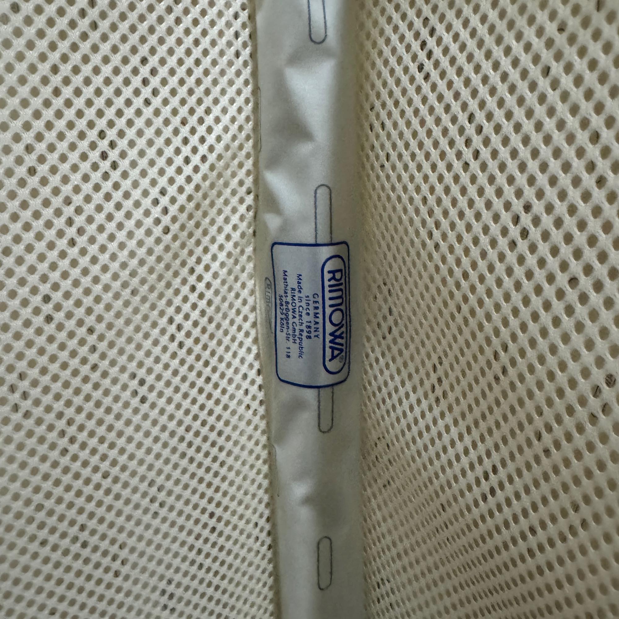 リモワ　サルサ エアー　アウトレット商品　820.73-5　91リットル　4輪