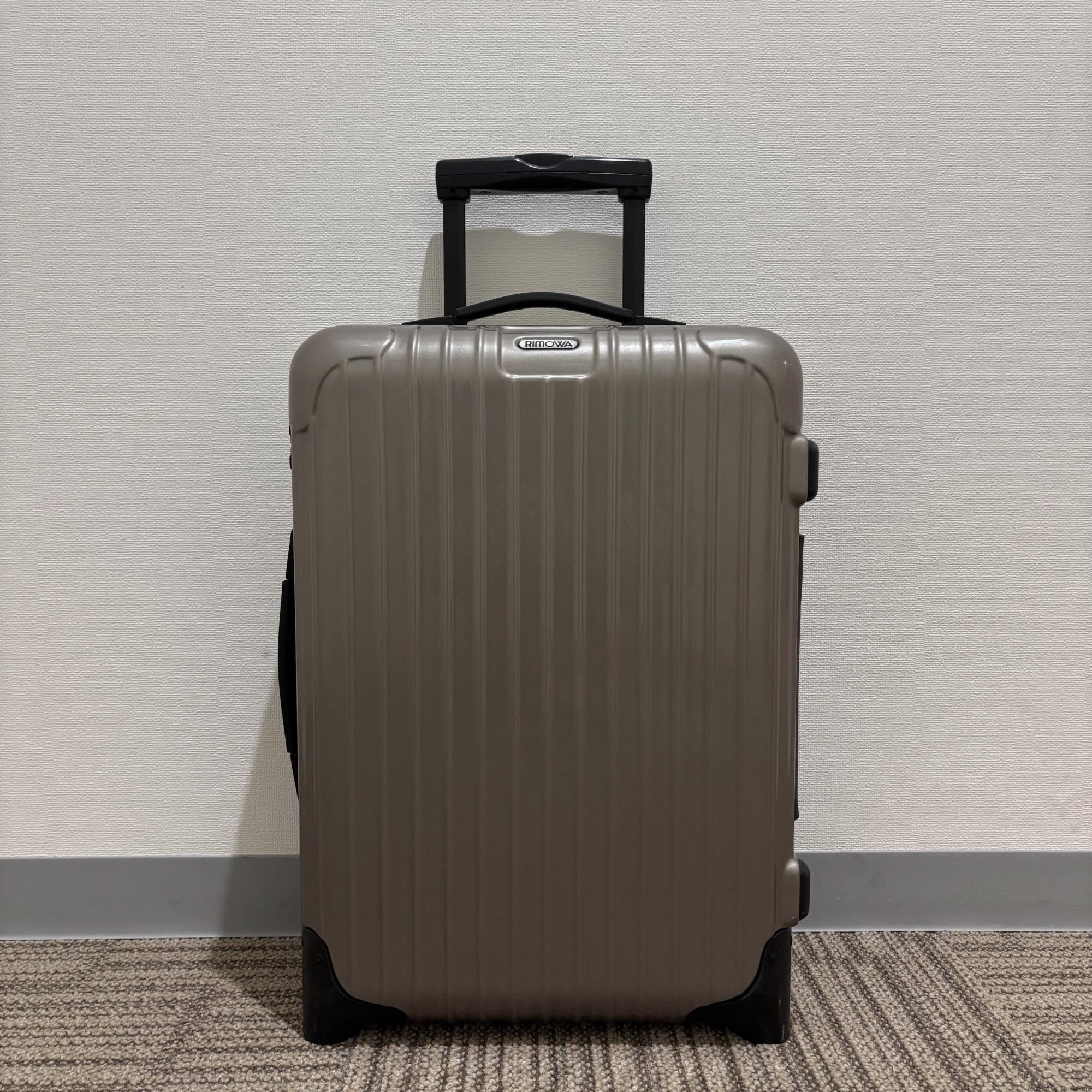 リモワ　エッセンシャル(サルサ)　859.52-5　33リットル　中古商品　2輪