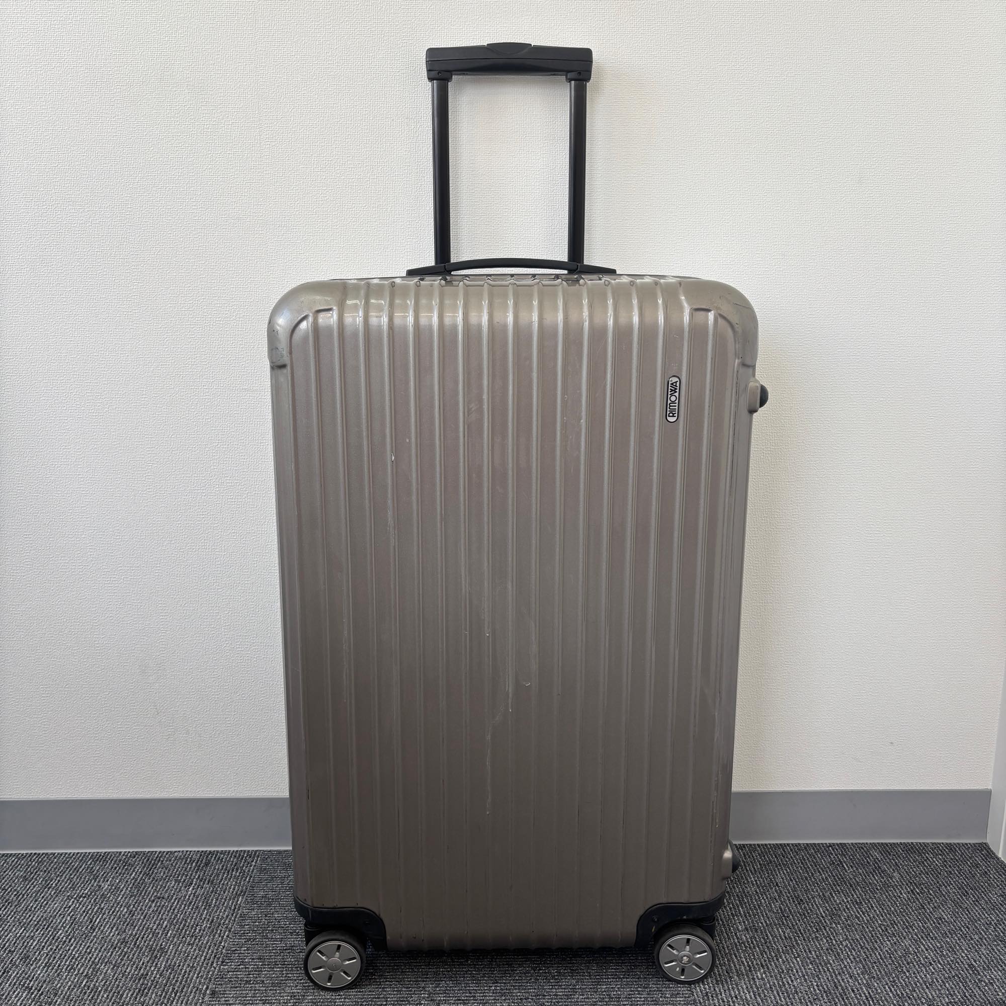 リモワ　サルサ(エッセンシャル)　869.70-5　82リットル　中古商品　4輪