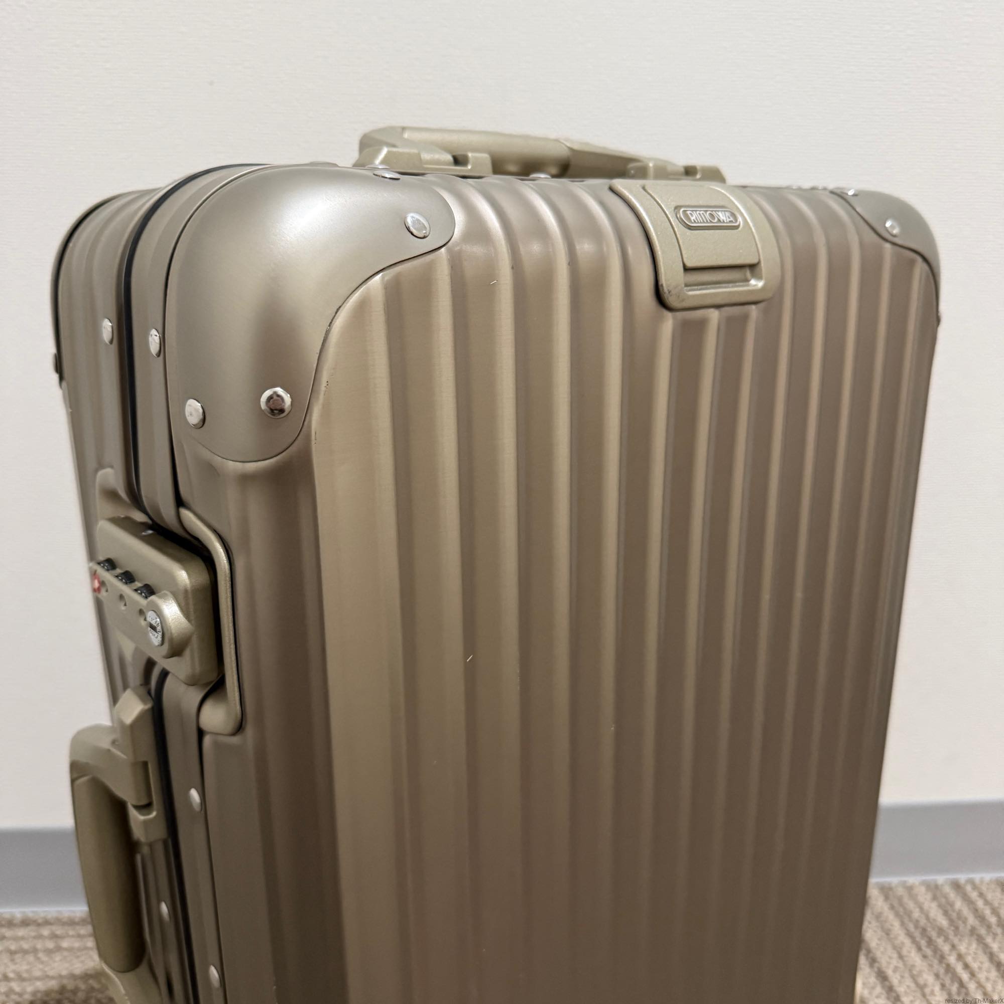 リモワ　トパーズチタニウム　920.52-5　中古美品　32リットル　2輪