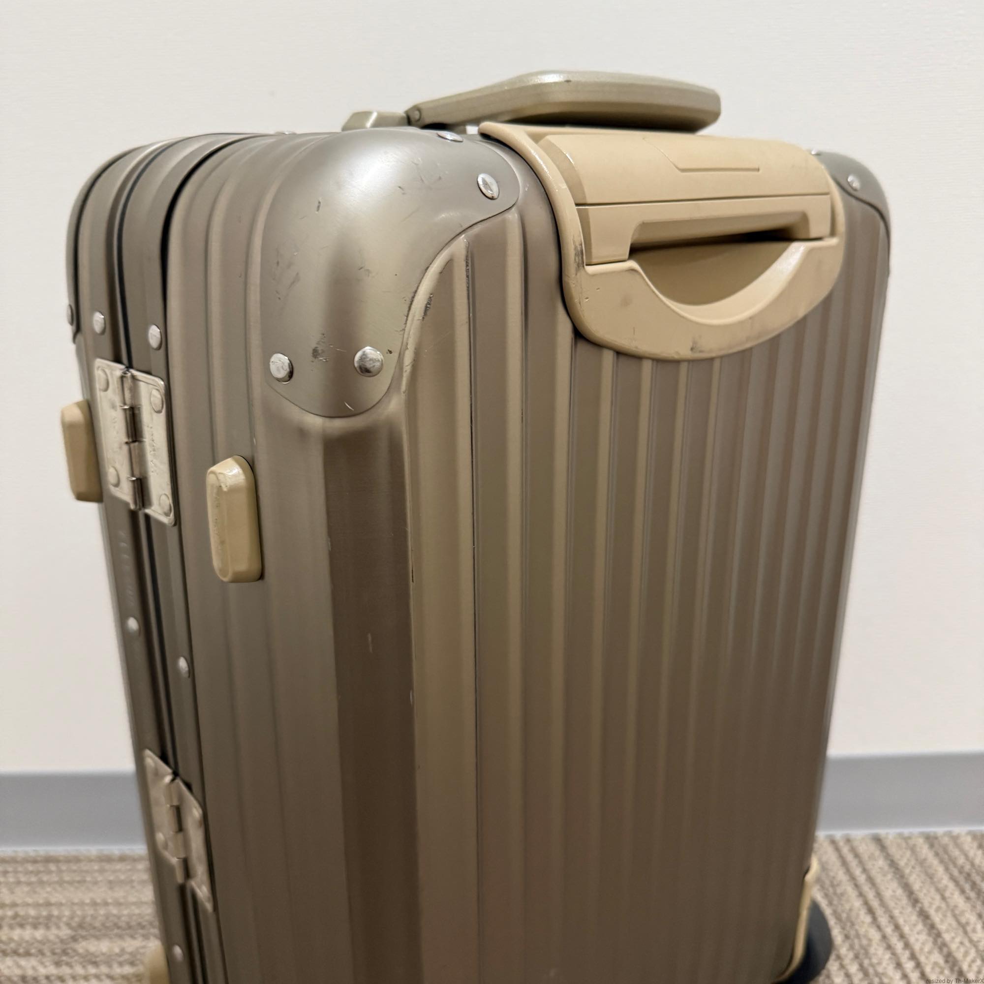 リモワ　トパーズチタニウム　920.52-5　中古美品　32リットル　2輪