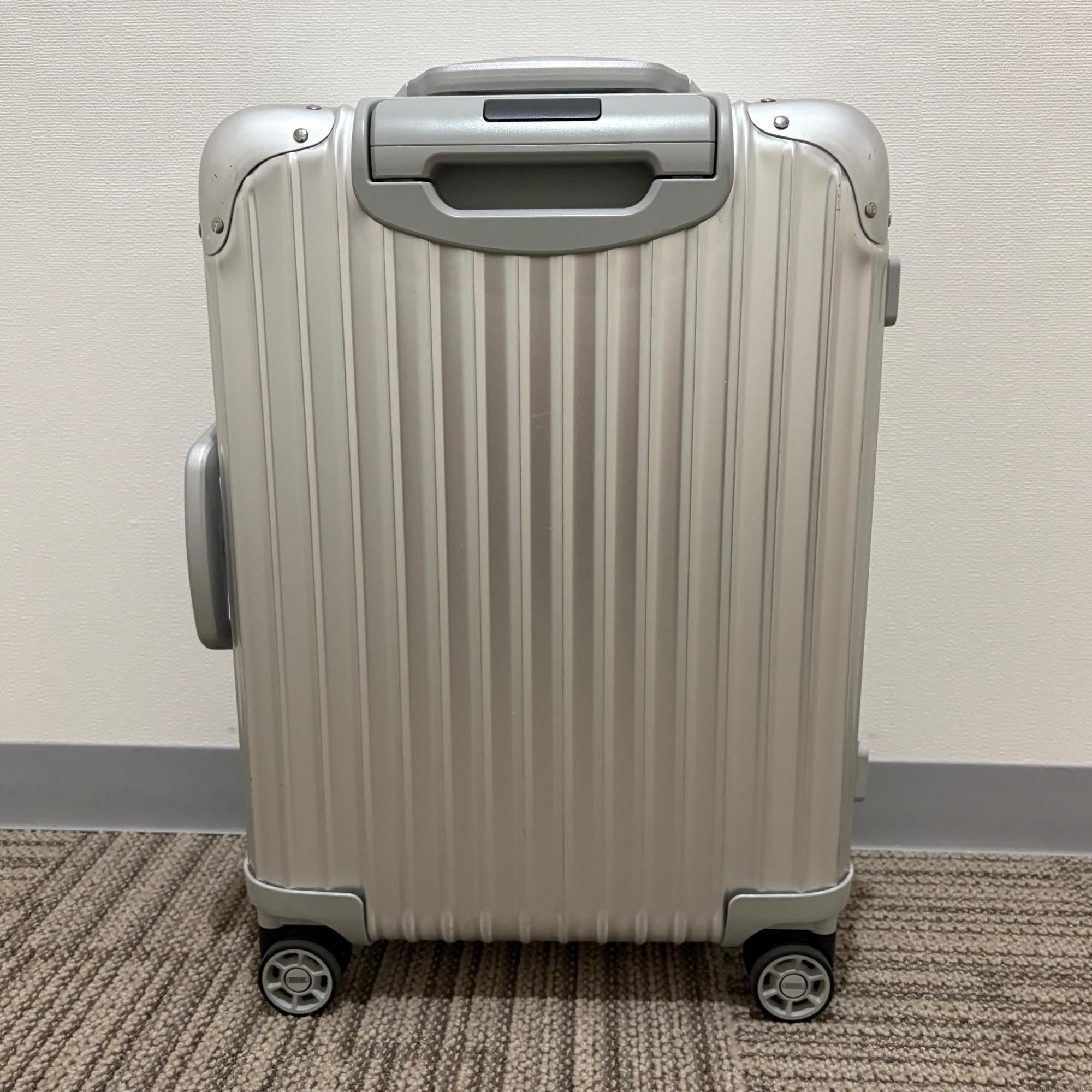 リモワ　ルフトハンザ　クラシックフライト　中古美品　84L　4輪