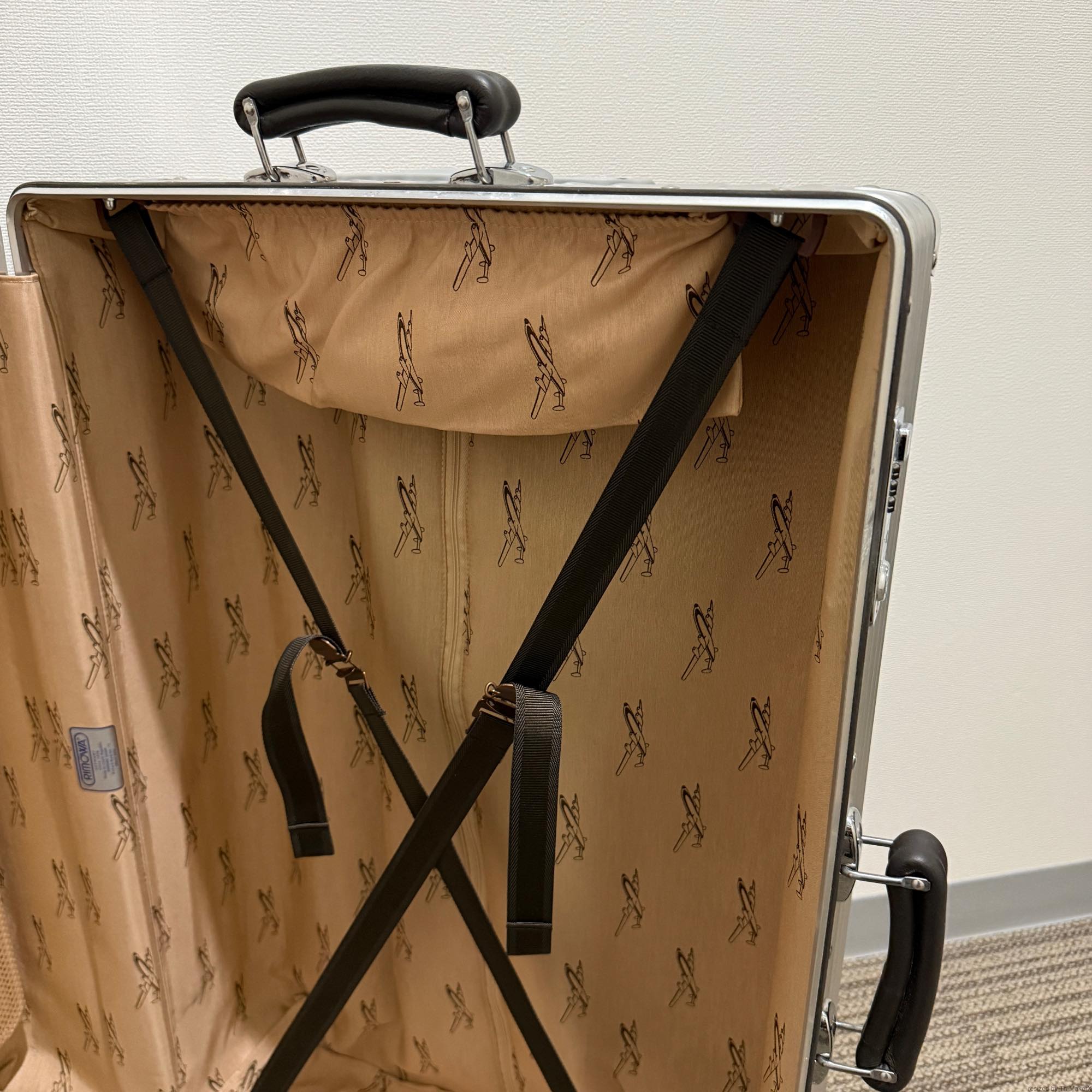 リモワ　ルフトハンザ　クラシックフライト　中古美品　84L　4輪