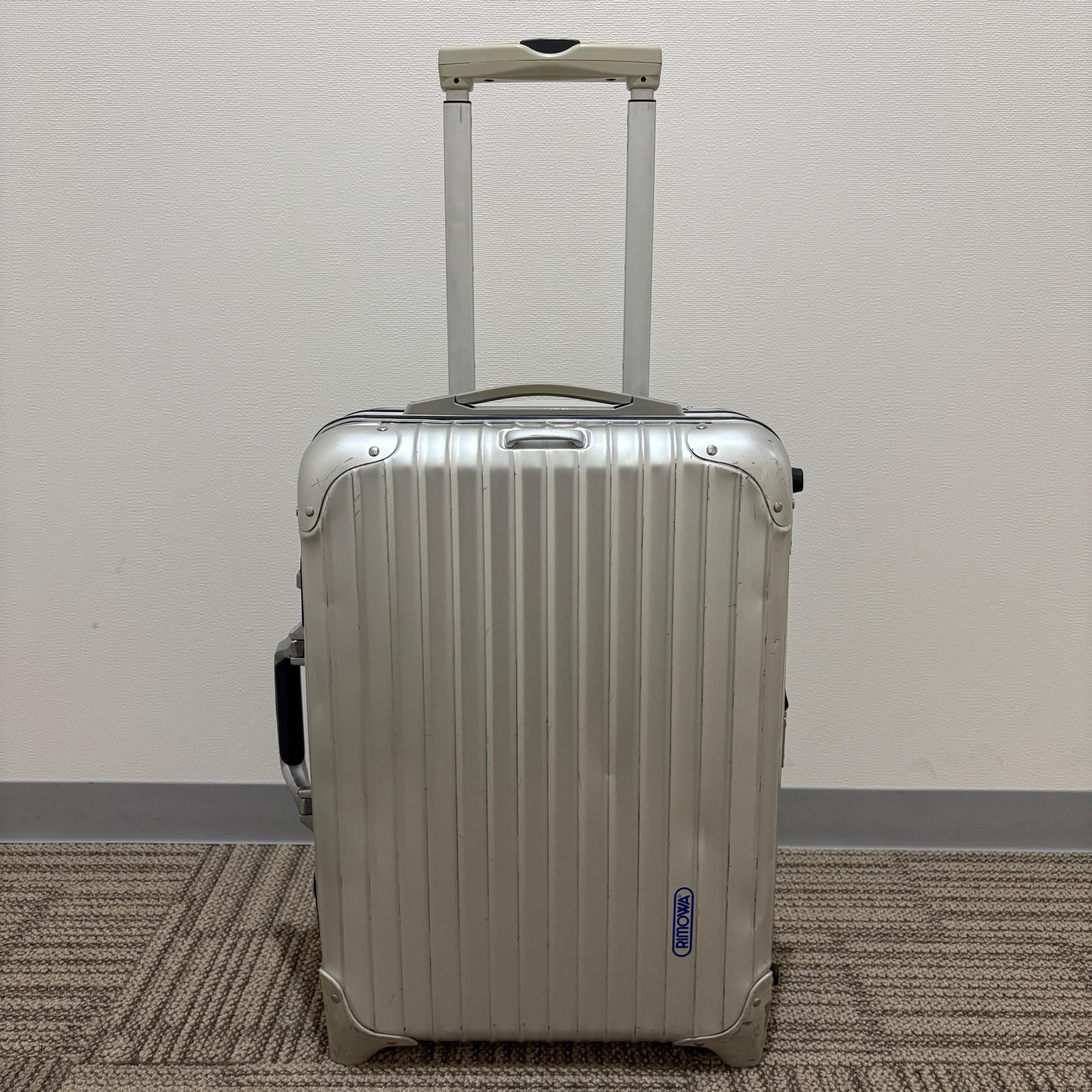 リモワ　シルバーインテグラル　925.52-5　35リットル　中古商品　2輪