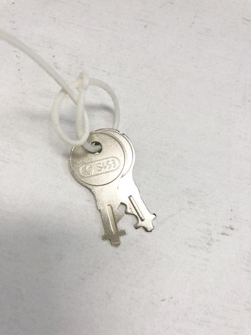 リモワ　トパーズ　中古商品　U930.63-5　63リットル　2輪