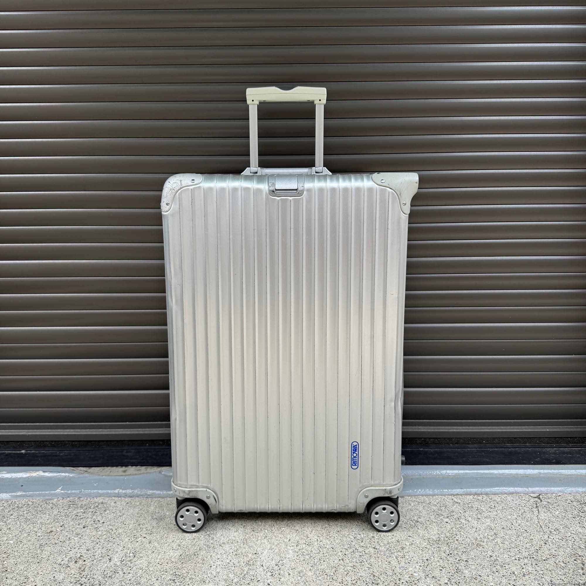 リモワ　トパーズ　中古商品　932.70-5　82リットル　4輪