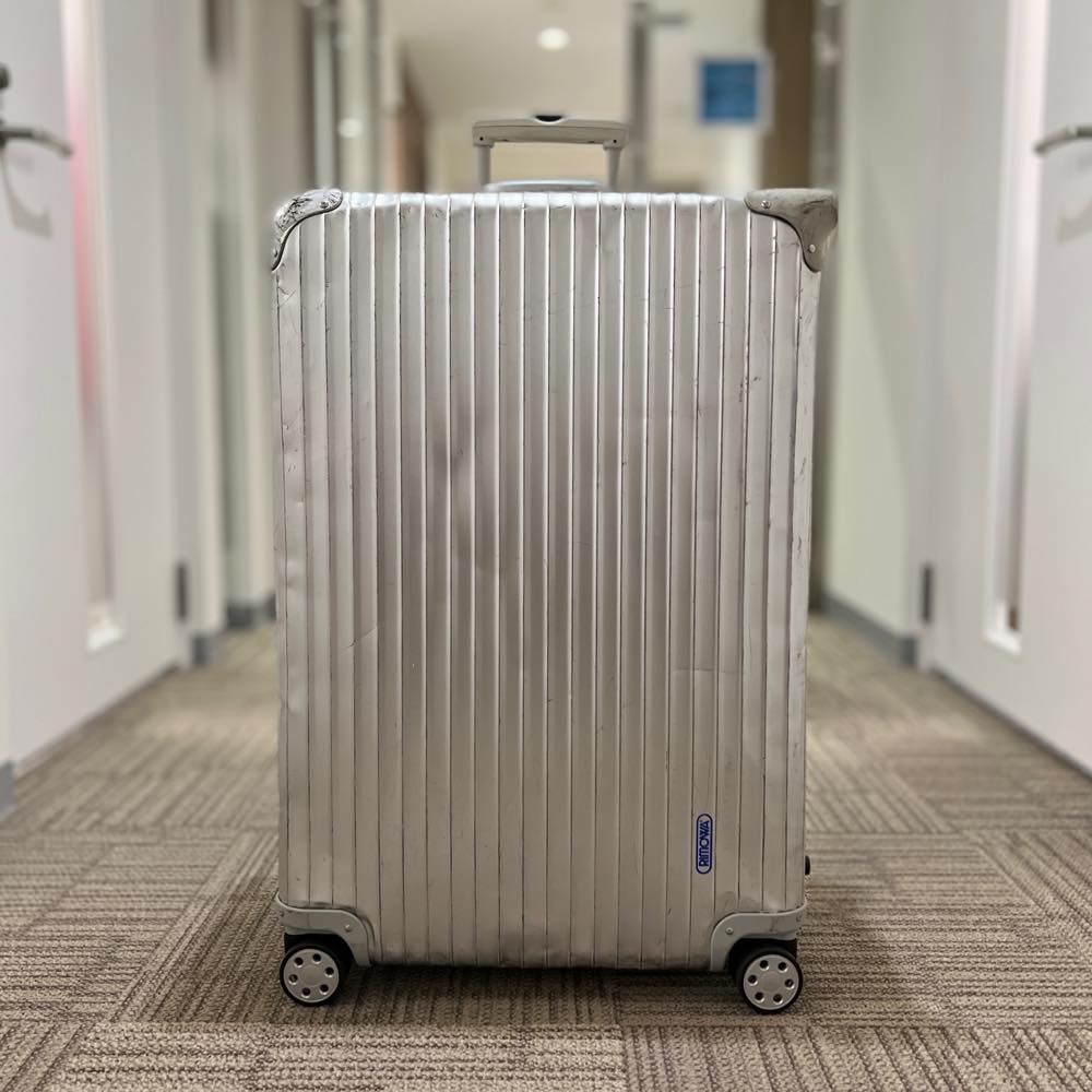 リモワ　トパーズ　中古商品　932.77-5　104リットル　4輪
