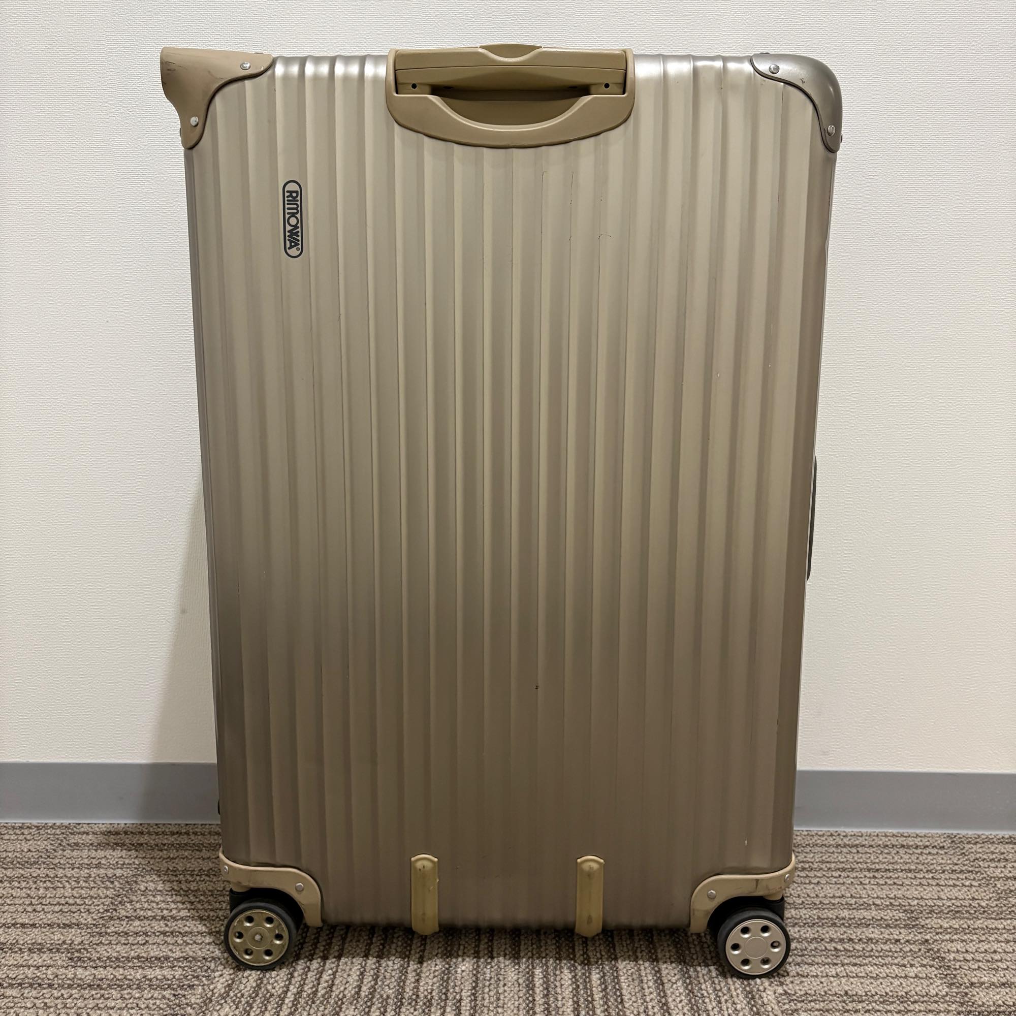 リモワ　トパーズ チタニウム(オリジナル)　中古美品　945.77-5　98リットル 4輪