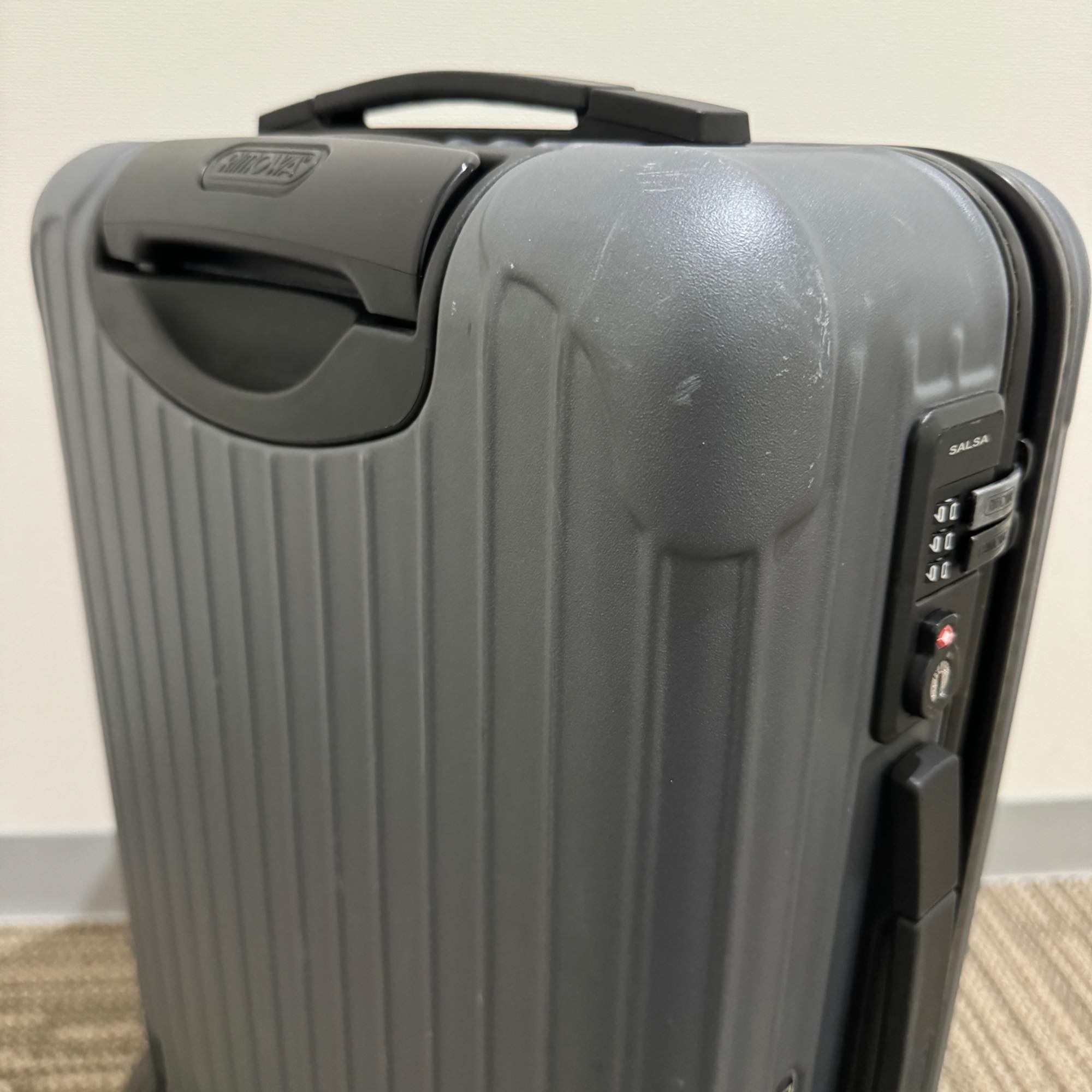 リモワ　サルサ　810.52.35.2　中古美品　33リットル　2輪