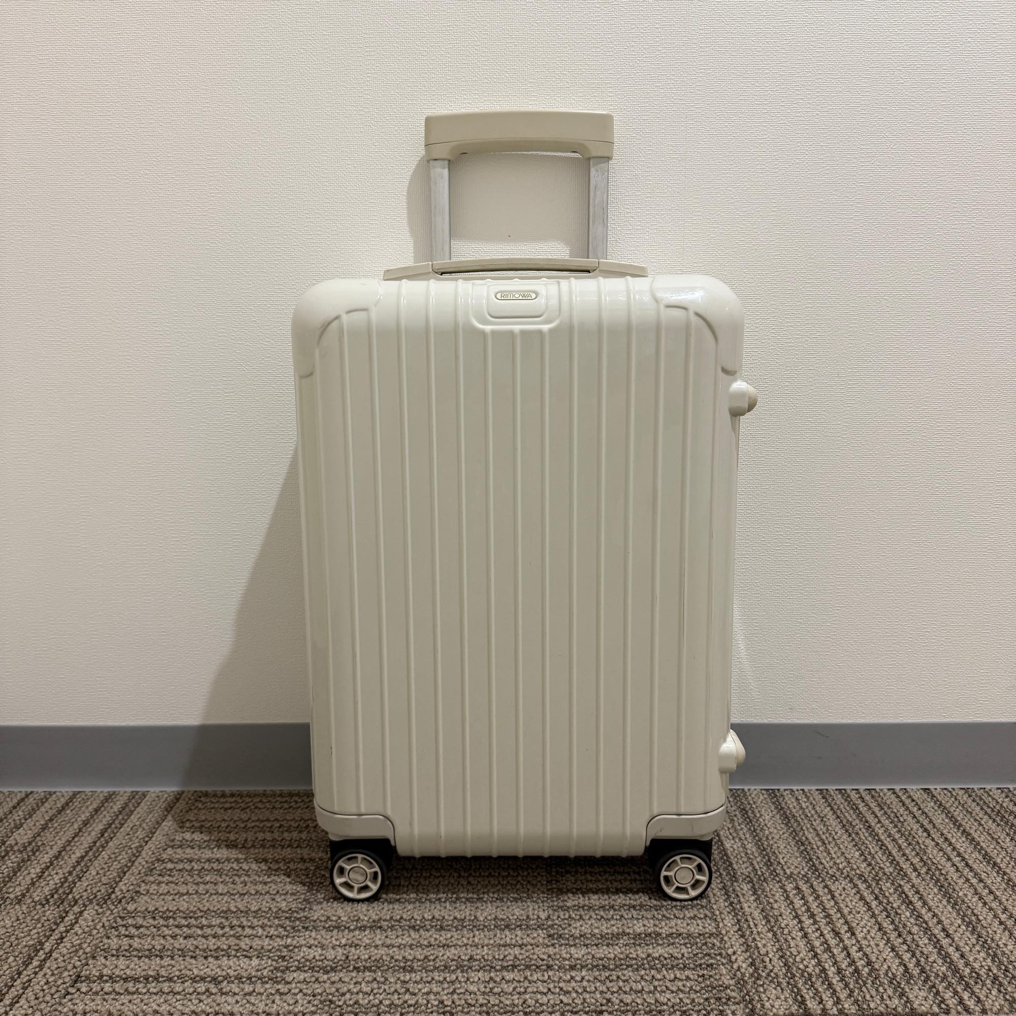 リモワ　ユナイテッドアローズ限定　サルサ　810.90.42.7　中古美品　32リットル　4輪