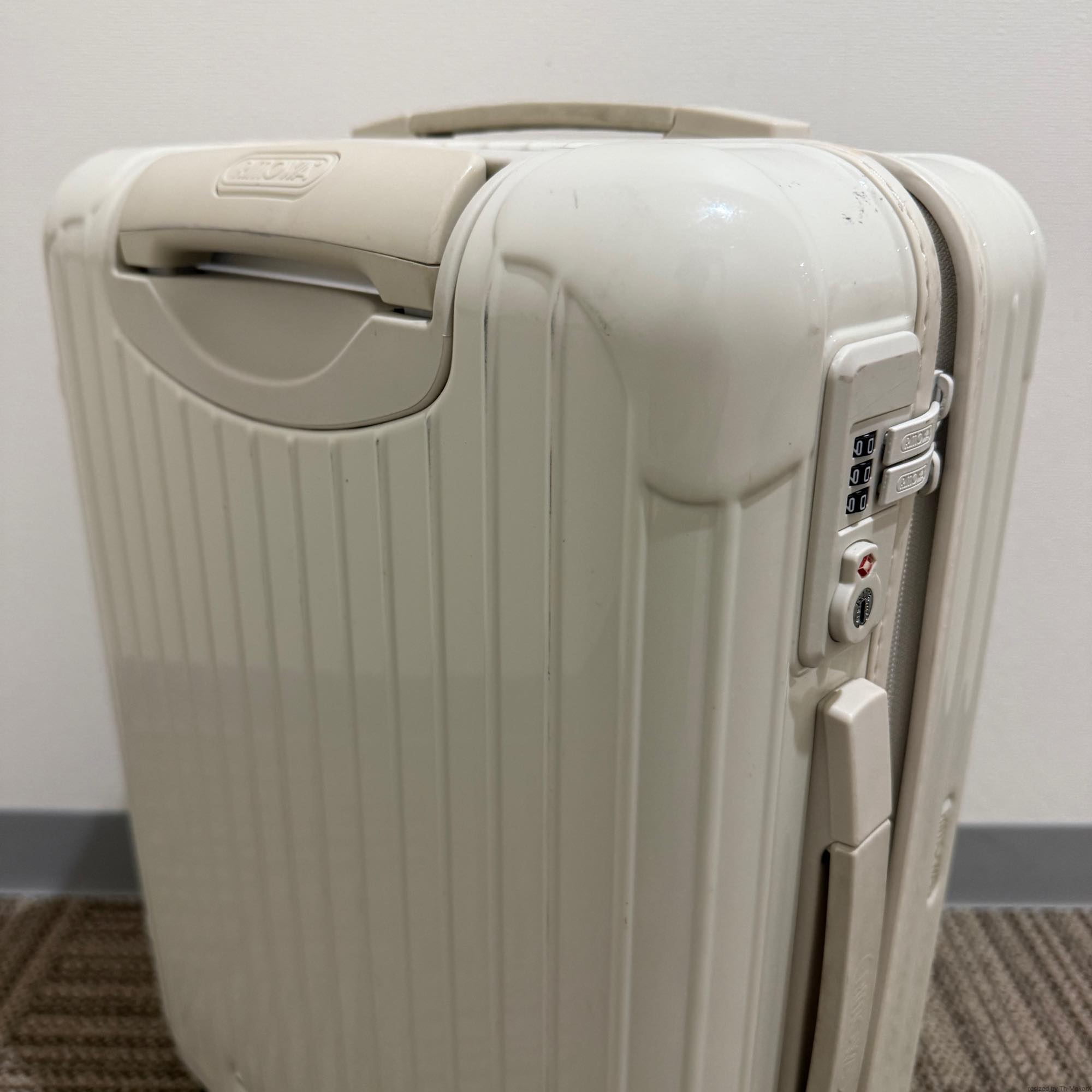 リモワ　ユナイテッドアローズ限定　サルサ　810.90.42.7　中古美品　32リットル　4輪