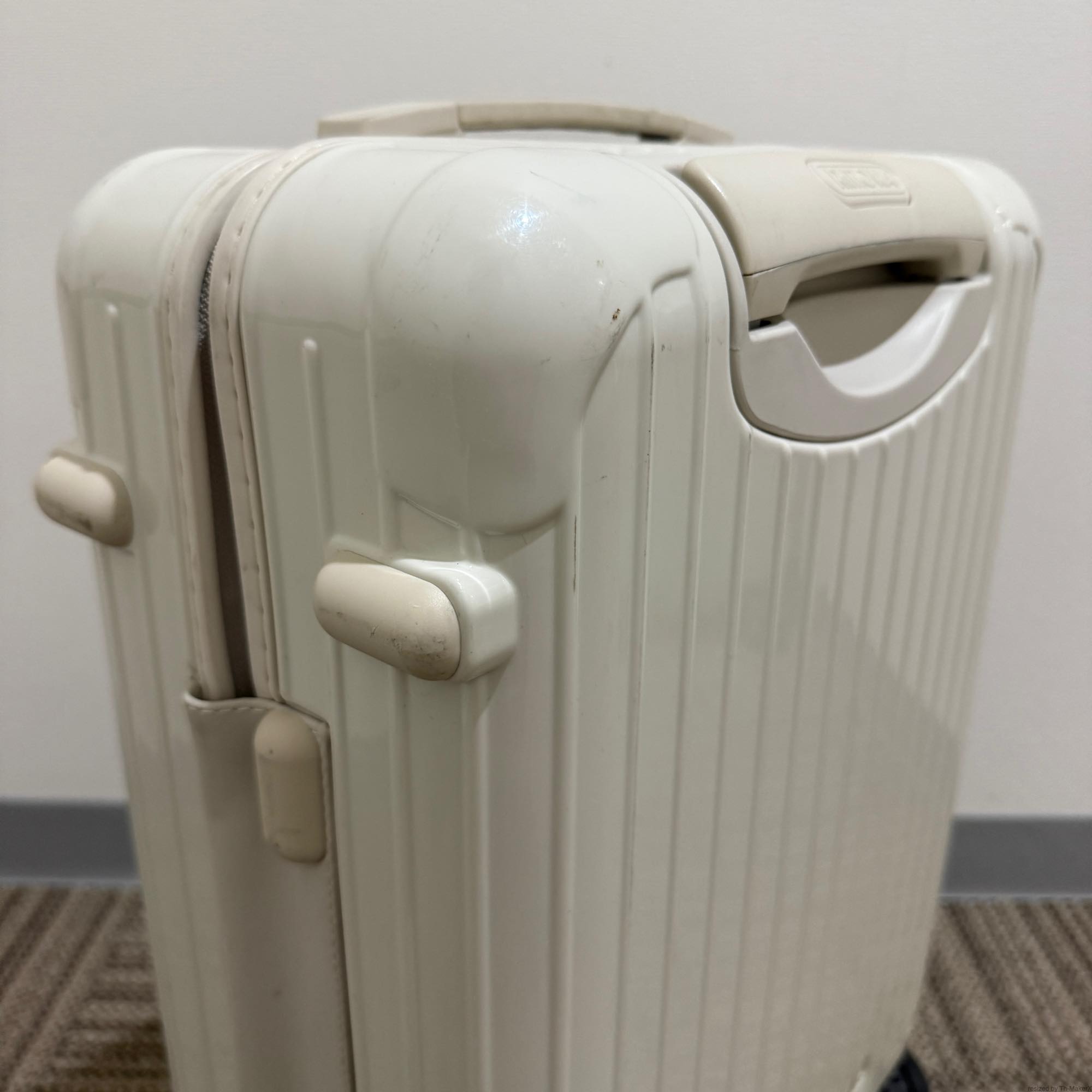 リモワ　ユナイテッドアローズ限定　サルサ　810.90.42.7　中古美品　32リットル　4輪