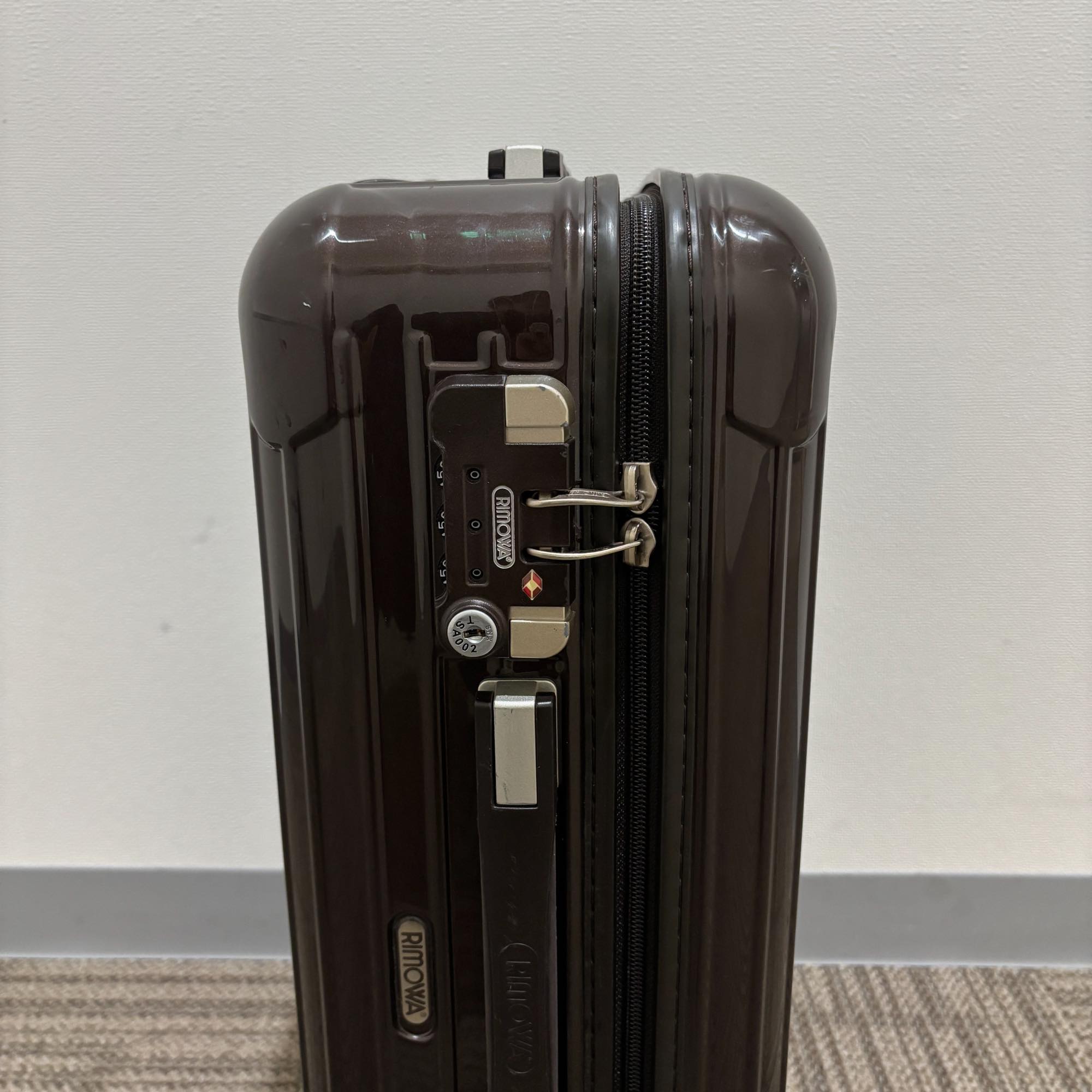 リモワ　エッセンシャル (サルサデラックス)　852.52-6　33リットル　中古美品　2輪