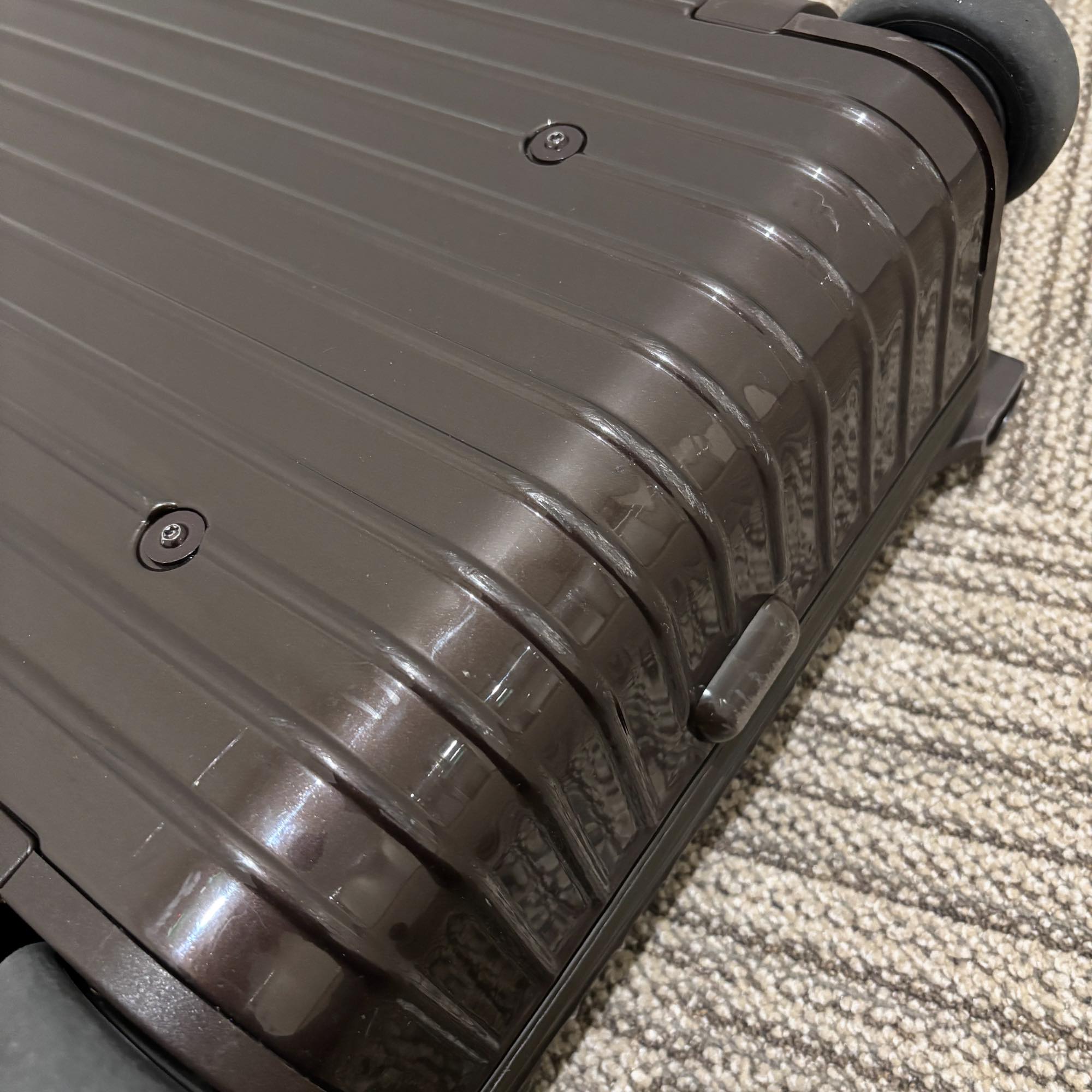 リモワ　エッセンシャル (サルサデラックス)　852.52-6　33リットル　中古美品　2輪