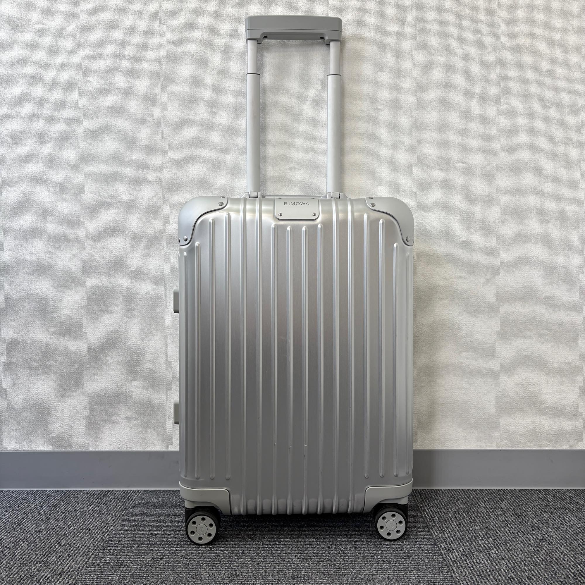 リモワ　オリジナル　925.53.00.4-6　キャビン　中古美品　35リットル　4輪