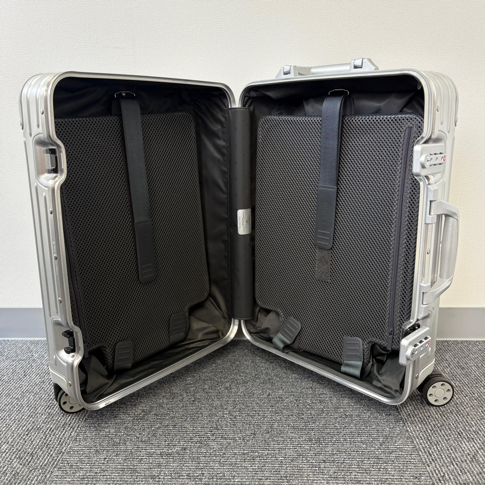 リモワ　オリジナル　925.53.00.4-6　キャビン　中古美品　35リットル　4輪