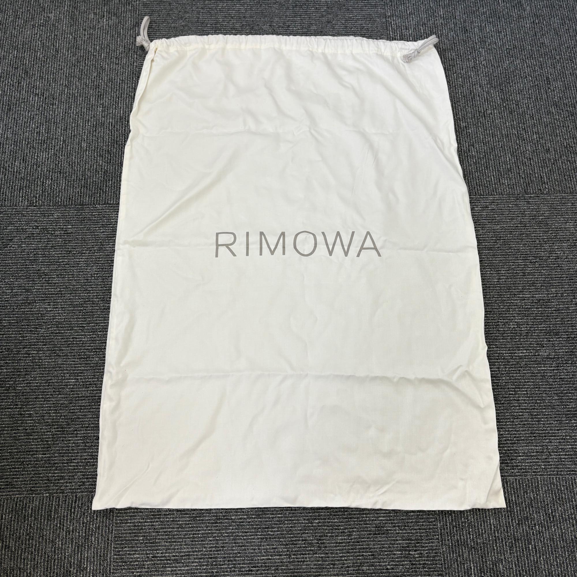 リモワ　オリジナル　925.53.00.4-6　キャビン　中古美品　35リットル　4輪