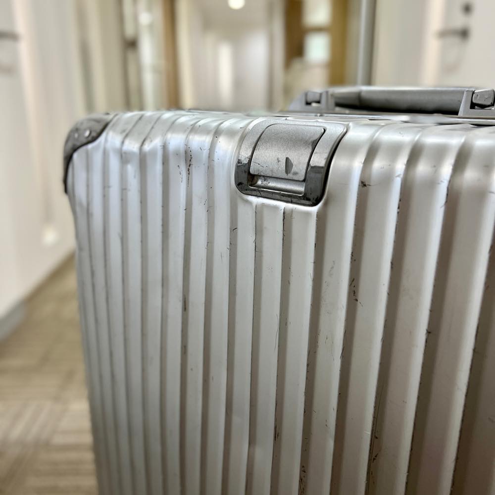 リモワ　トパーズ　中古商品　932.77-6　104リットル　4輪