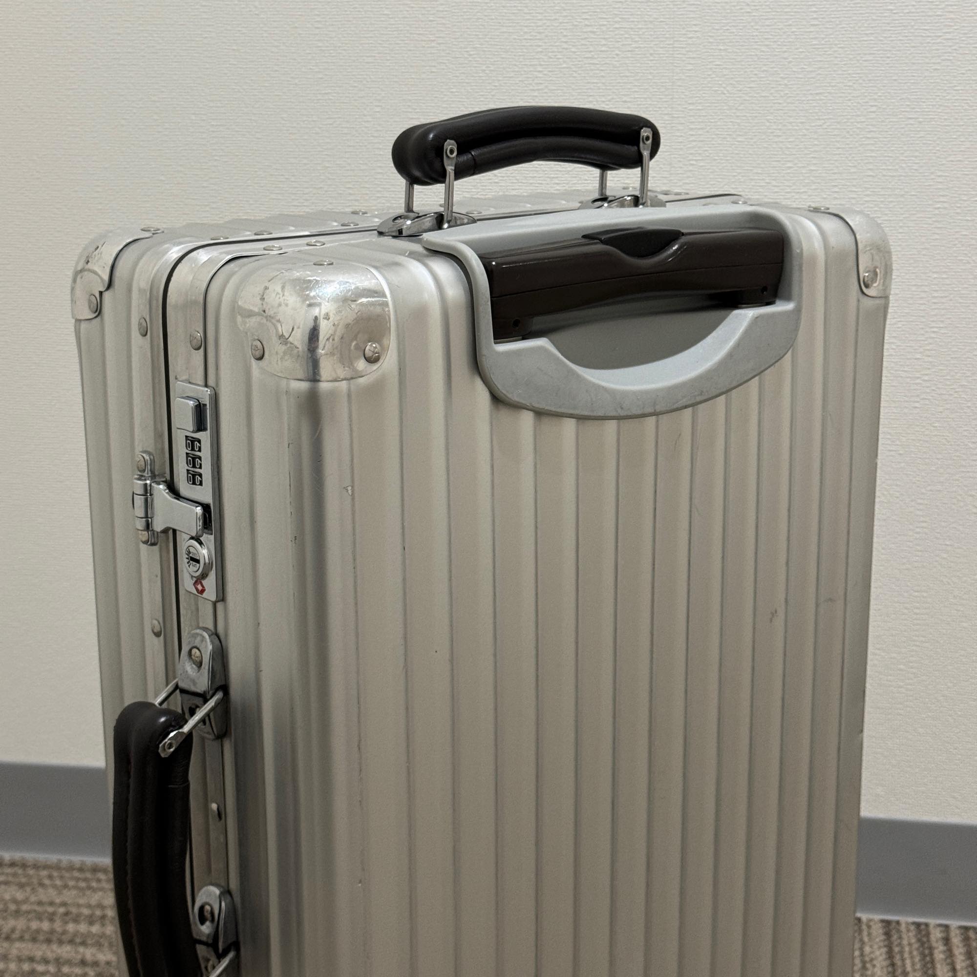リモワ　クラシックフライト　中古商品　971.52-6　33リットル　4輪