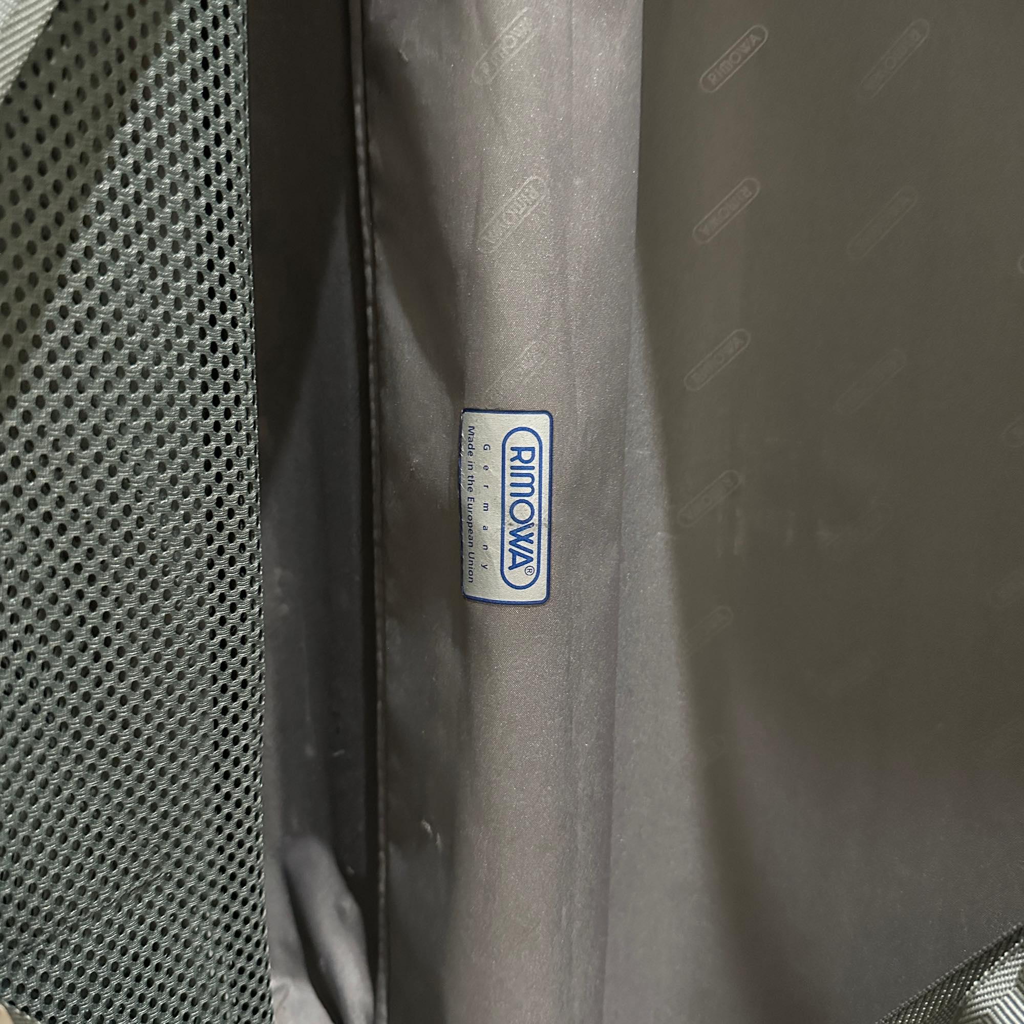 リモワ　サルサ　851.52-7　32リットル　中古商品　2輪