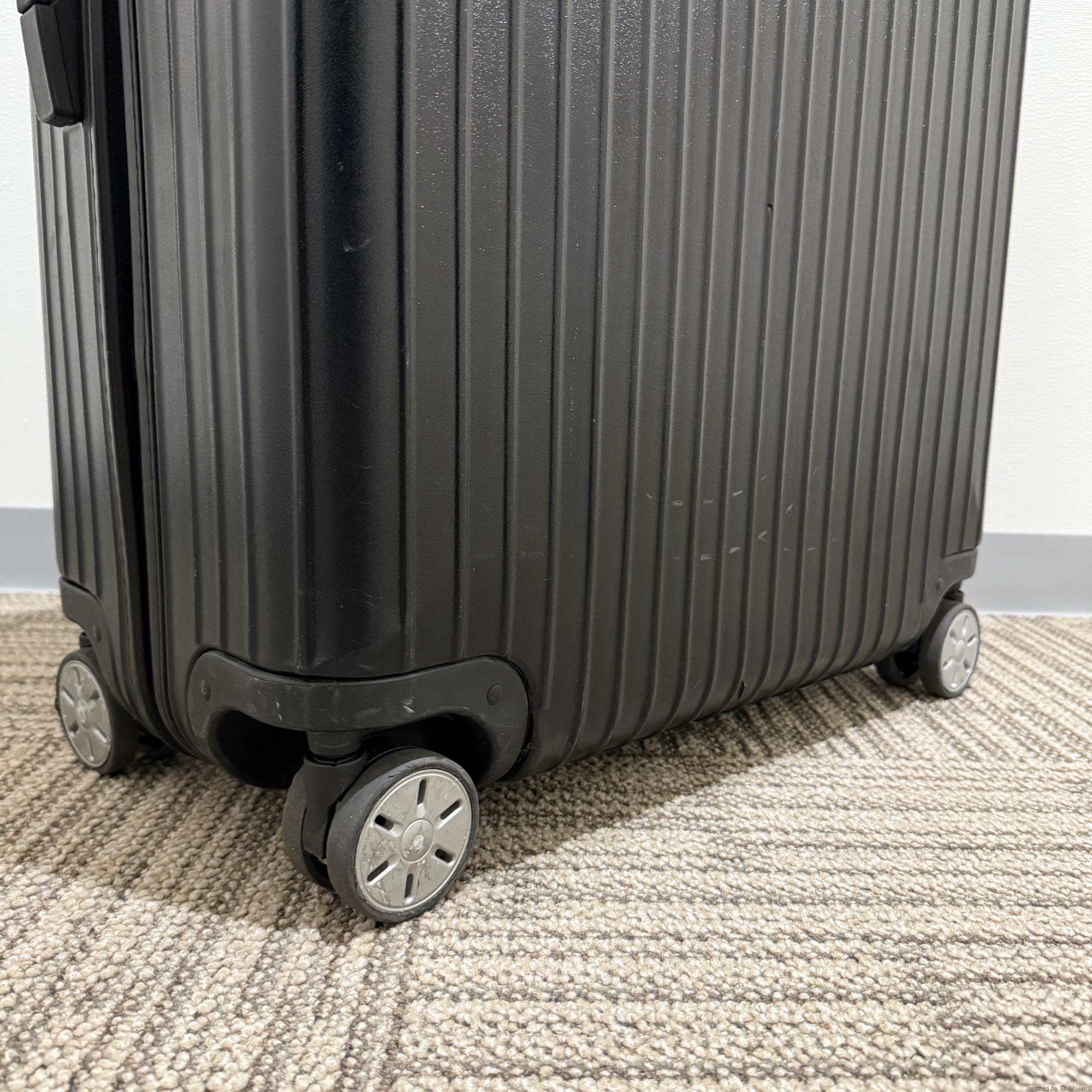 リモワ　サルサ　871.77-7　107リットル　中古商品　4輪