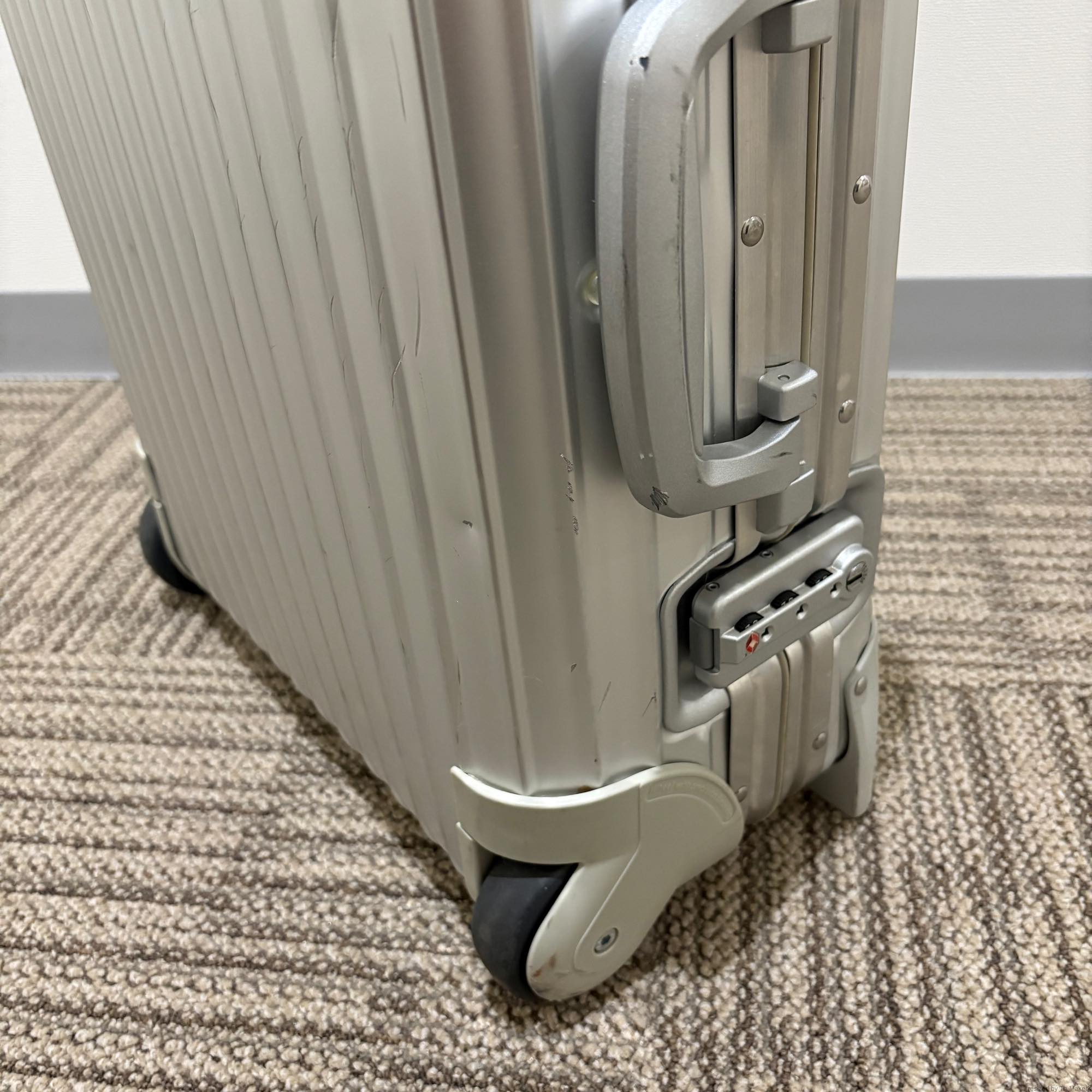 リモワ　トパーズ　920.52-7　中古美品　32リットル　2輪