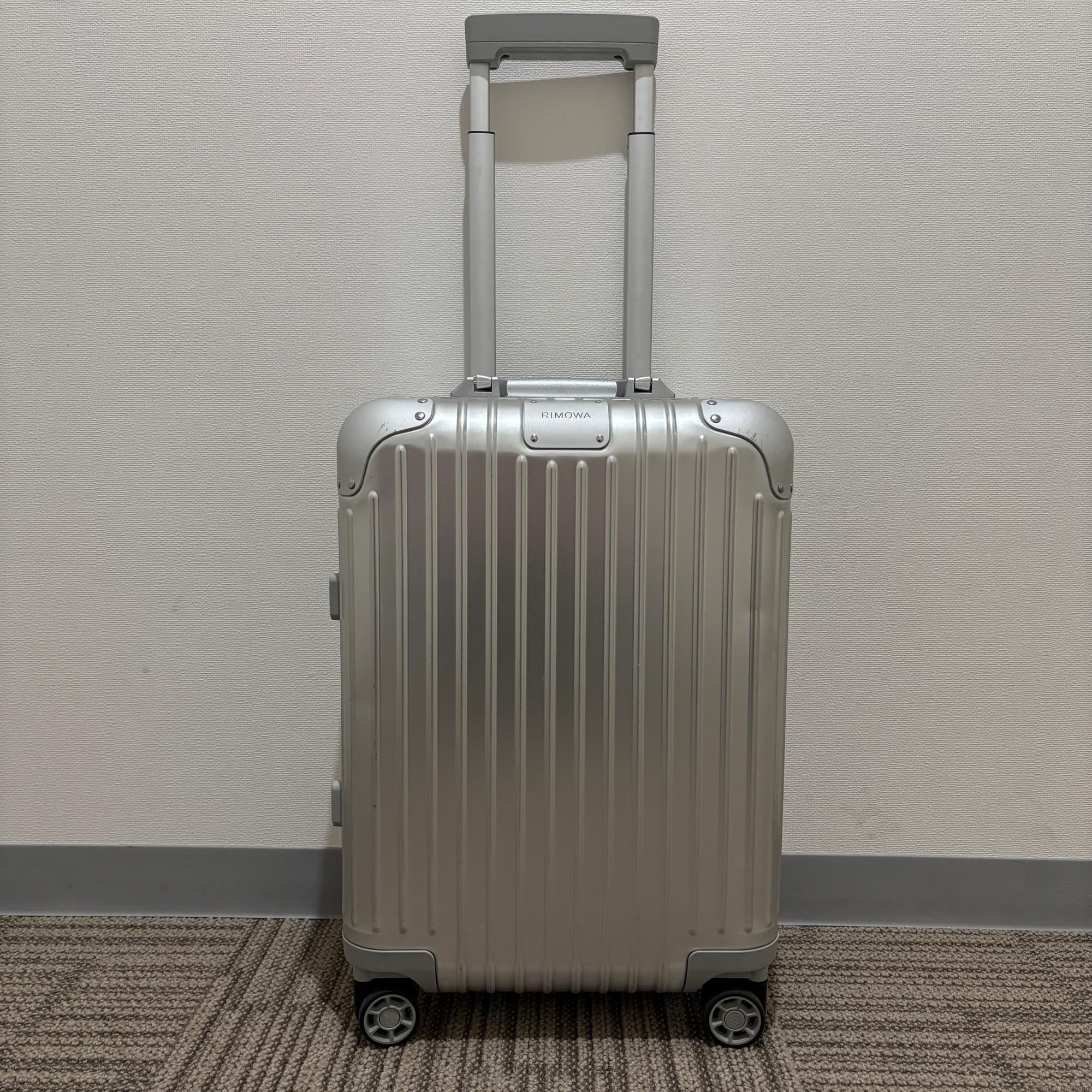リモワ　オリジナル　925.53.00.4-7　キャビン　中古美品　35リットル　4輪